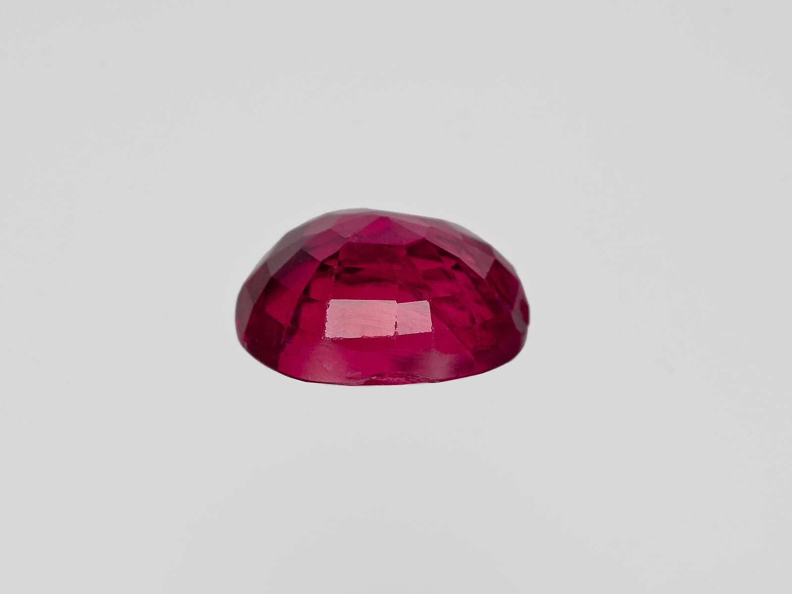8801770-oval-fiery-rich-pinkish-red-gii-burma-natural-ruby-3.11-ct