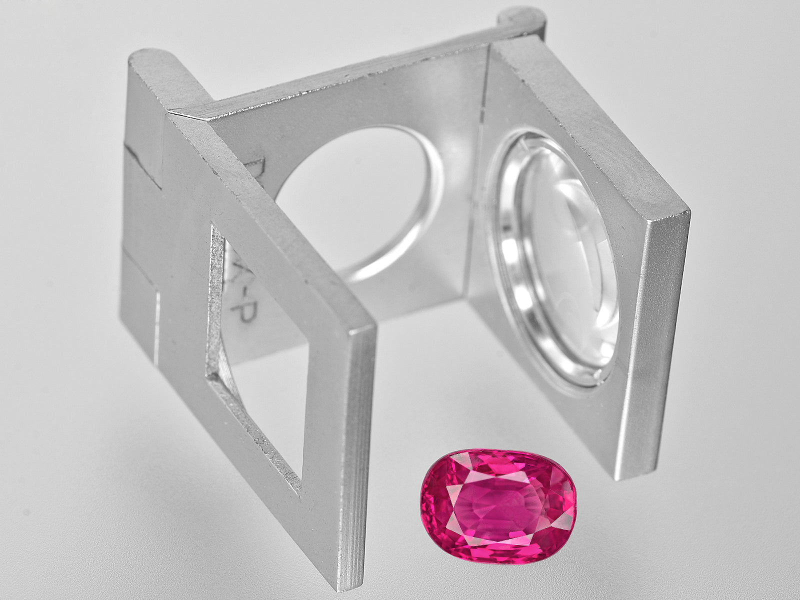 8801772-oval-fiery-vivid-pink-red-gii-burma-natural-ruby-3.46-ct