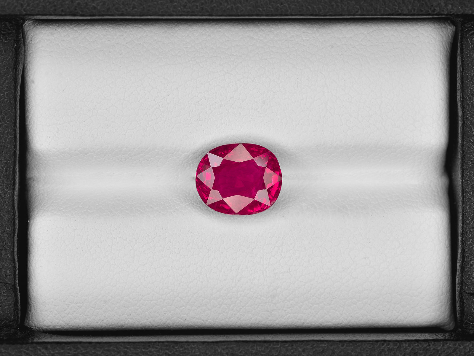 8801774-oval-rich-pinkish-red-gii-burma-natural-ruby-3.56-ct
