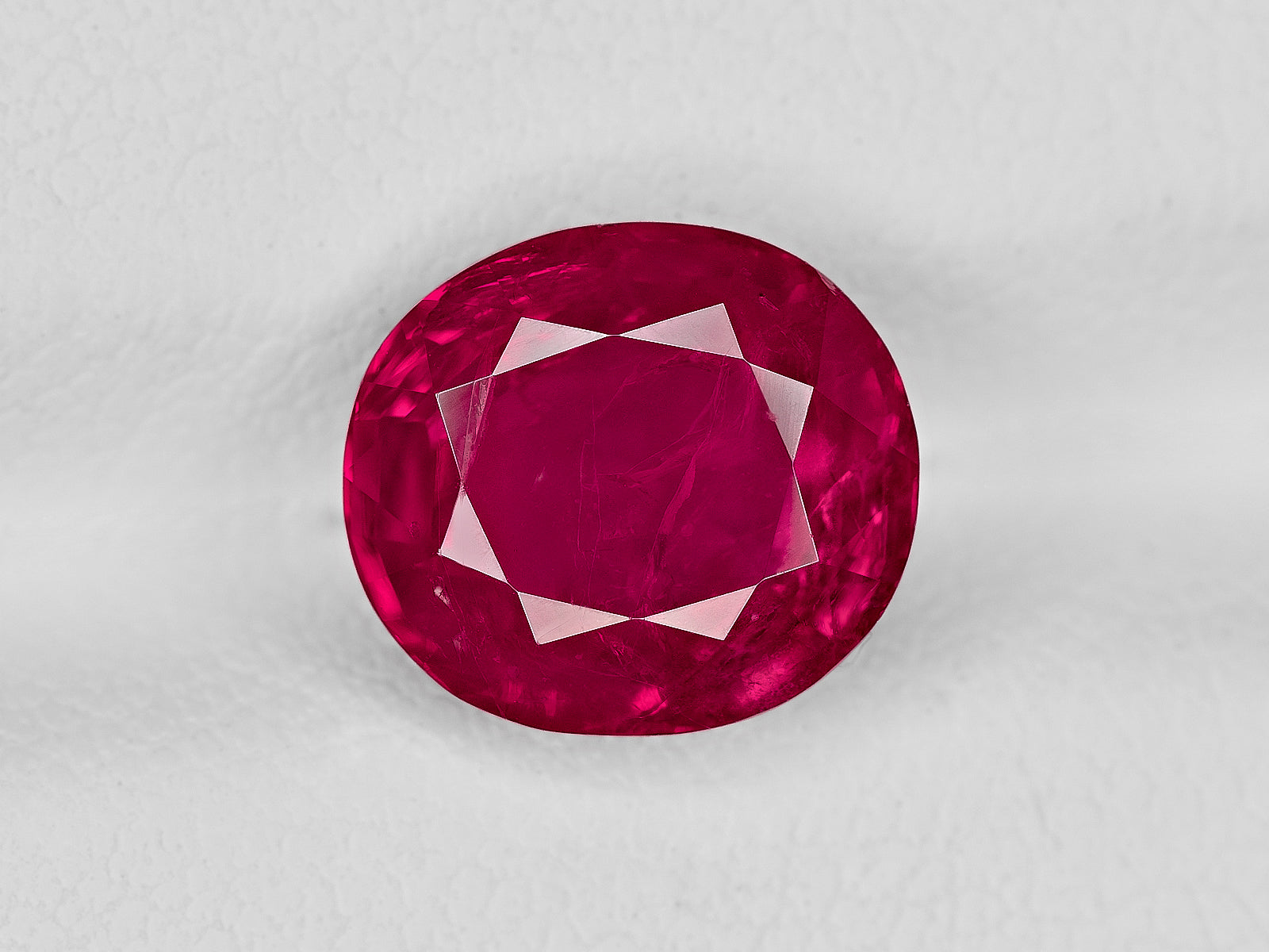 8801775-oval-velvety-pinkish-red-gii-burma-natural-ruby-3.76-ct