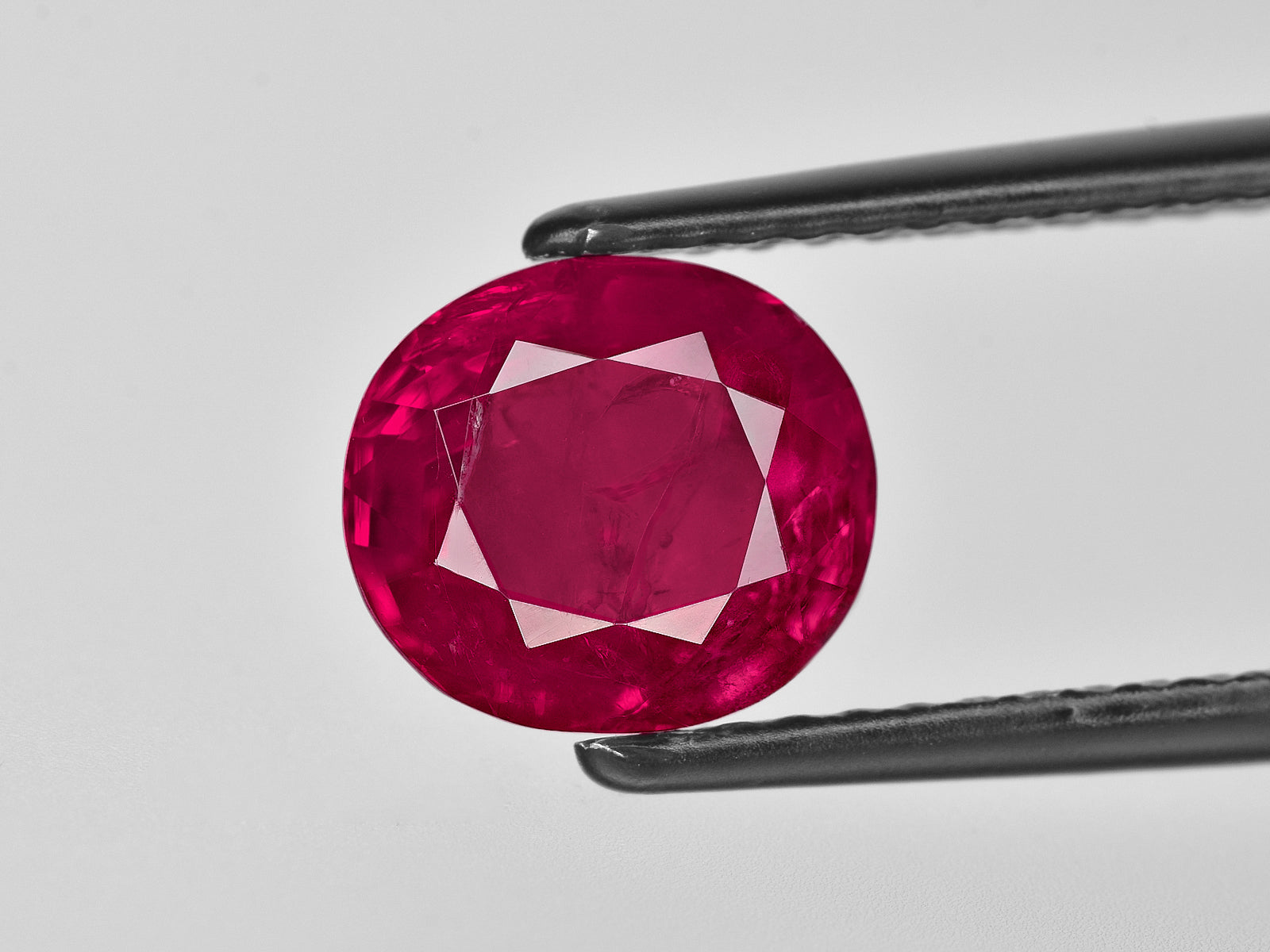 8801775-oval-velvety-pinkish-red-gii-burma-natural-ruby-3.76-ct