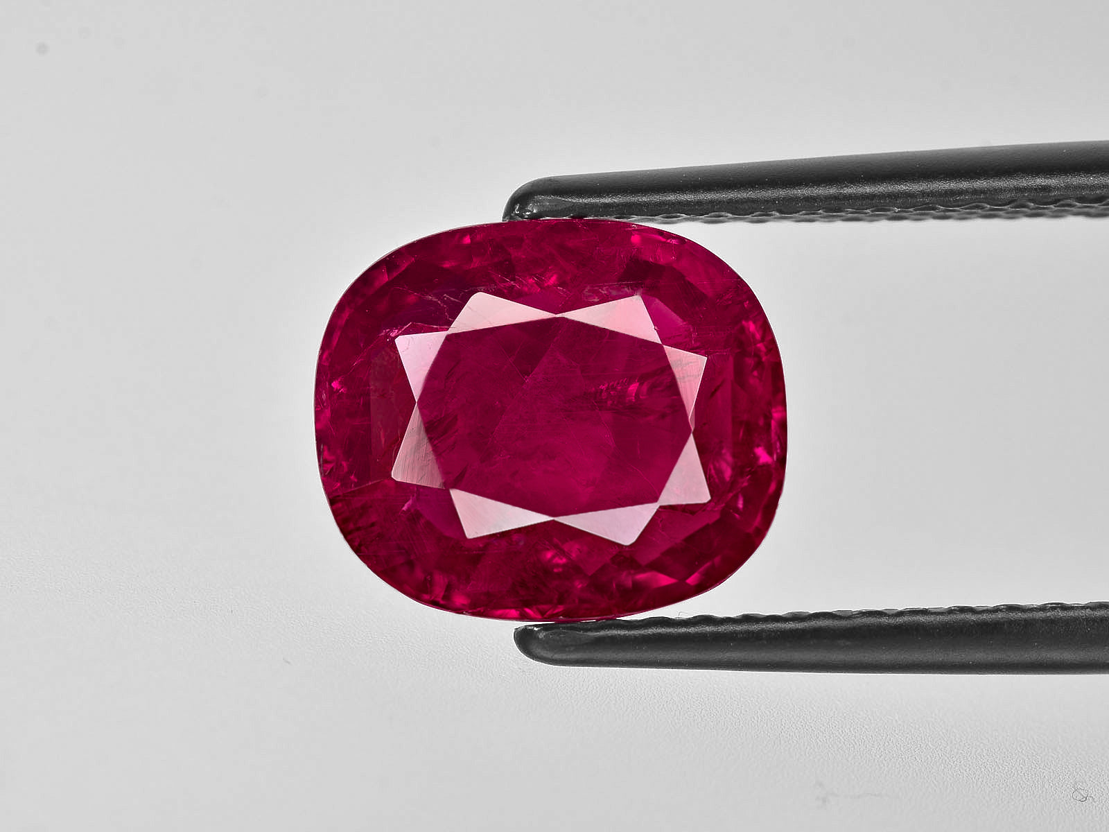 8801776-cushion-deep-red-grs-burma-natural-ruby-4.38-ct