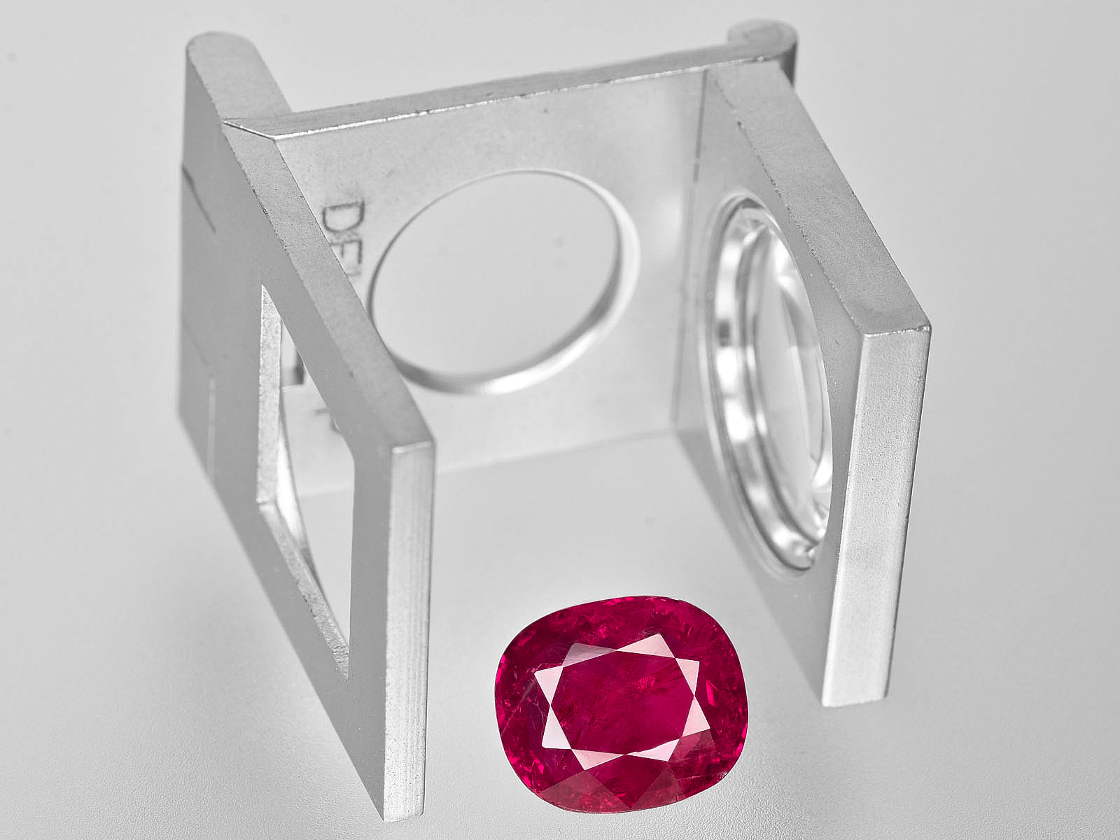 8801776-cushion-deep-red-grs-burma-natural-ruby-4.38-ct
