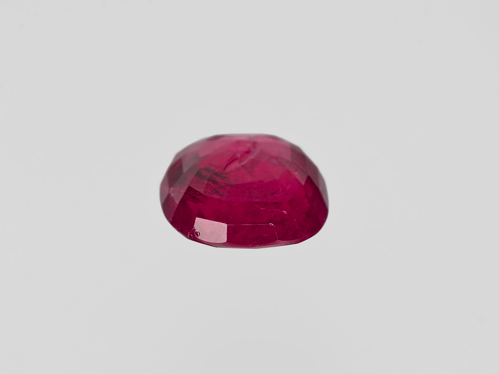 8801776-cushion-deep-red-grs-burma-natural-ruby-4.38-ct