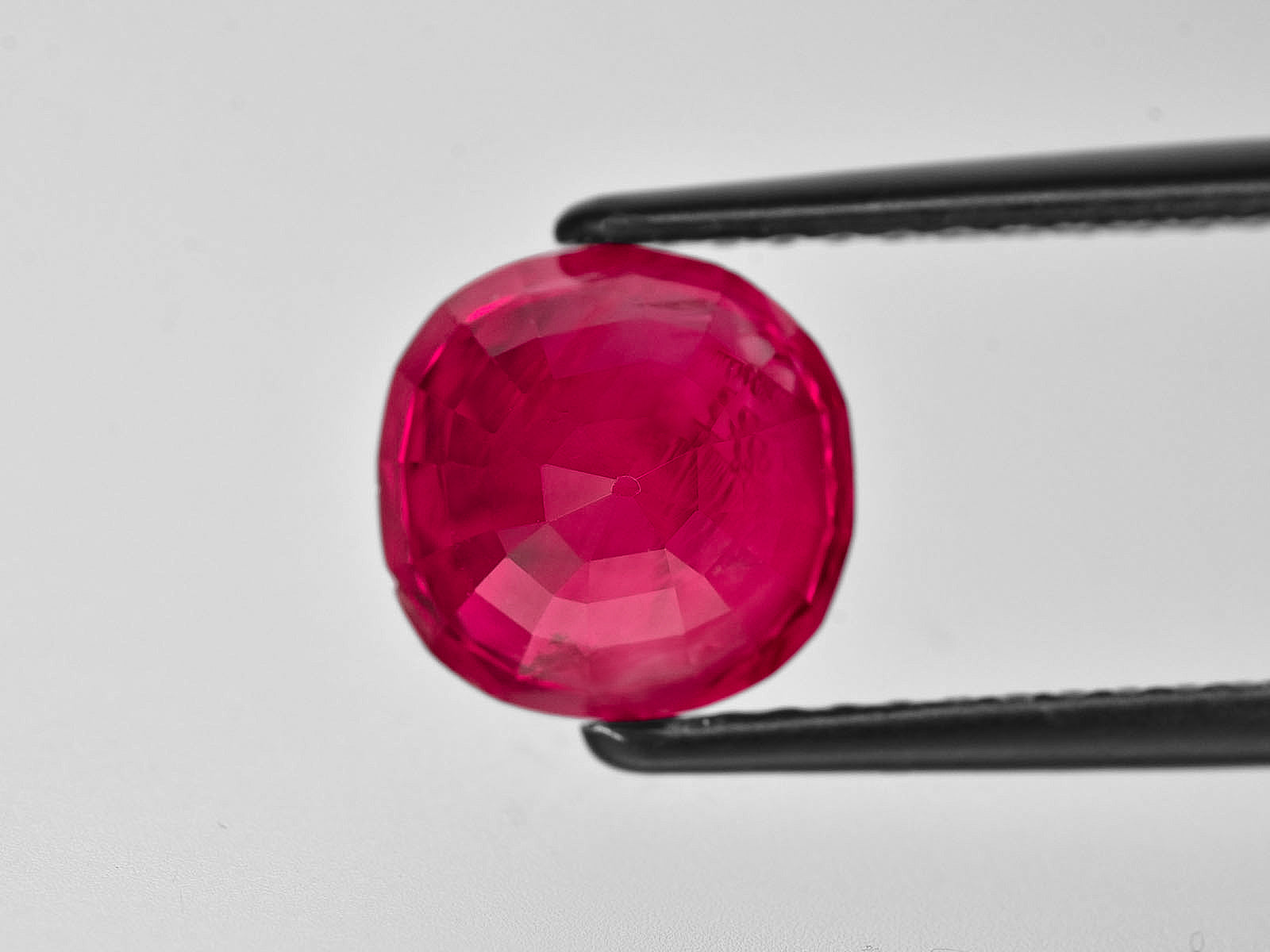 8801777-cushion-lively-rich-pinkish-red-grs-burma-natural-ruby-4.55-ct