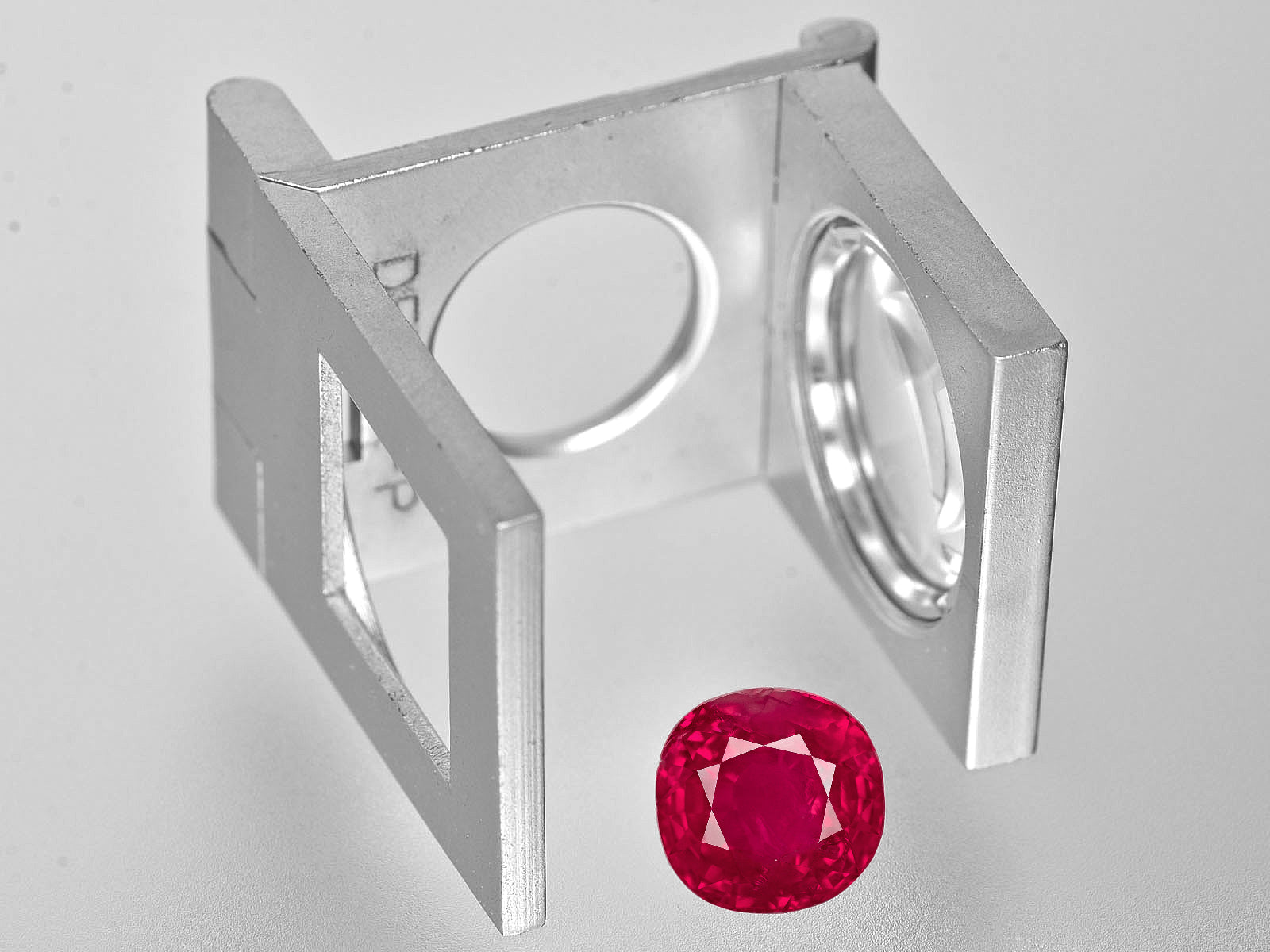 8801777-cushion-lively-rich-pinkish-red-grs-burma-natural-ruby-4.55-ct