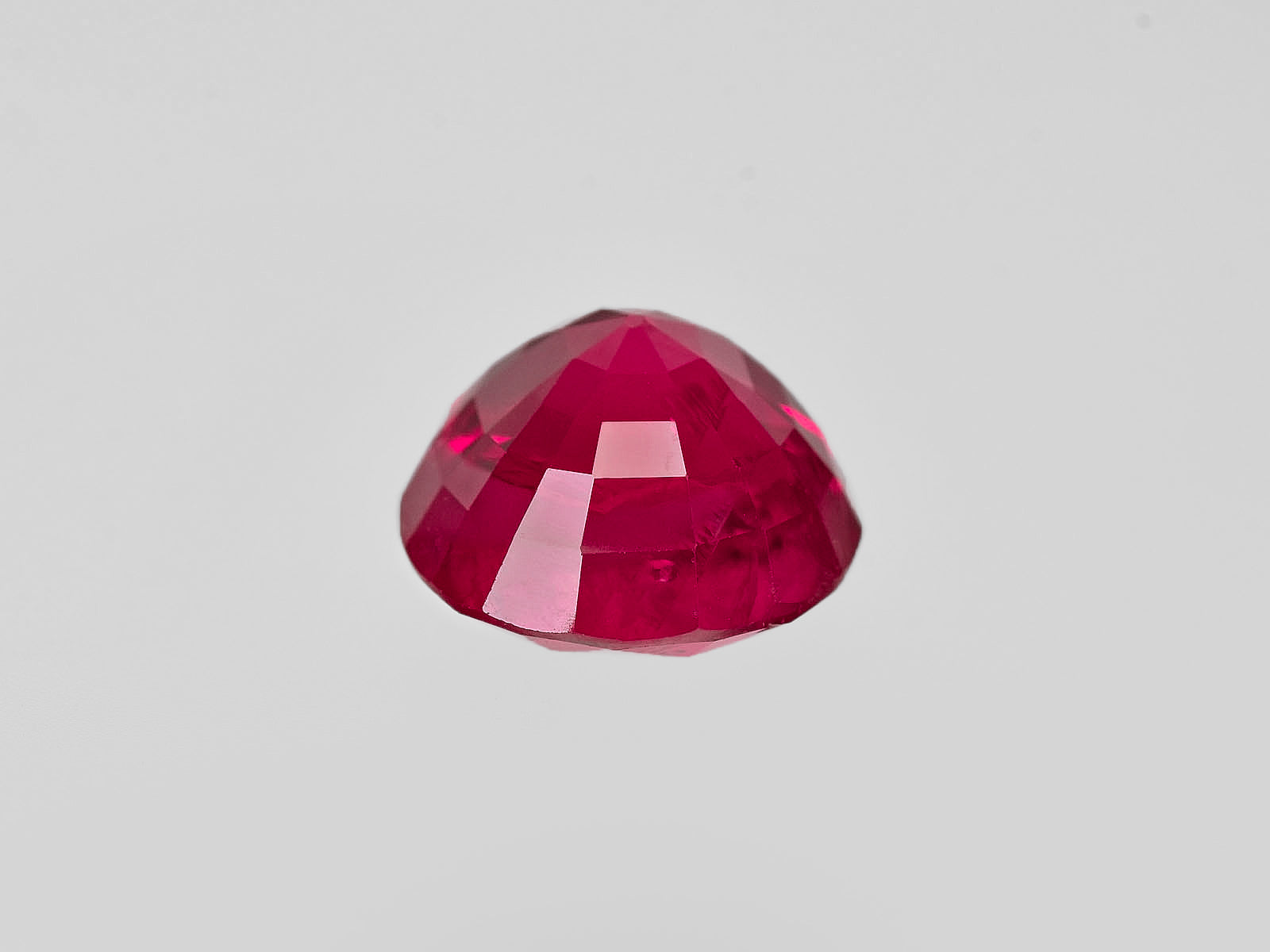 8801777-cushion-lively-rich-pinkish-red-grs-burma-natural-ruby-4.55-ct