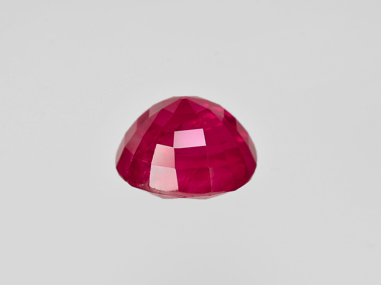 8801777-cushion-lively-rich-pinkish-red-grs-burma-natural-ruby-4.55-ct