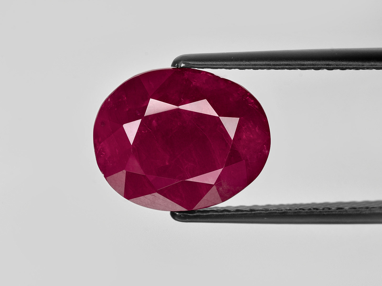 8801768-oval-deep-red-grs-burma-natural-ruby-13.81-ct