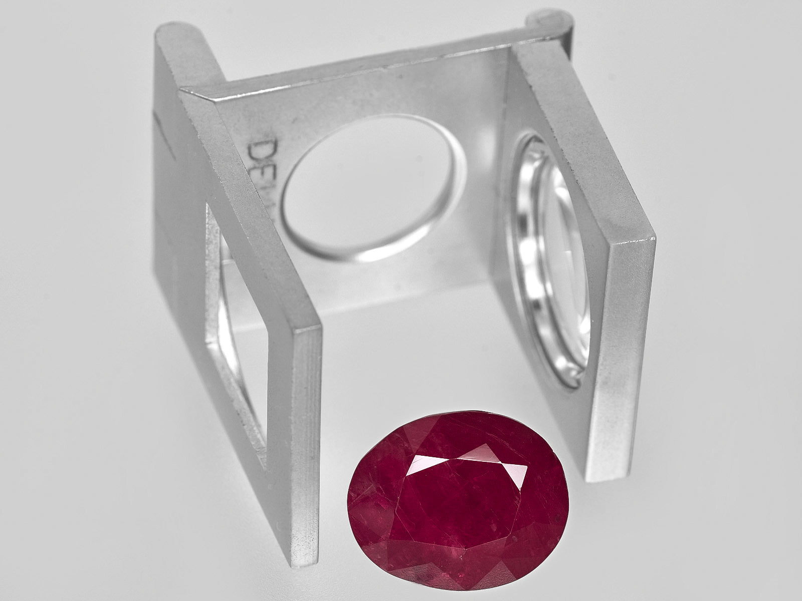 8801768-oval-deep-red-grs-burma-natural-ruby-13.81-ct