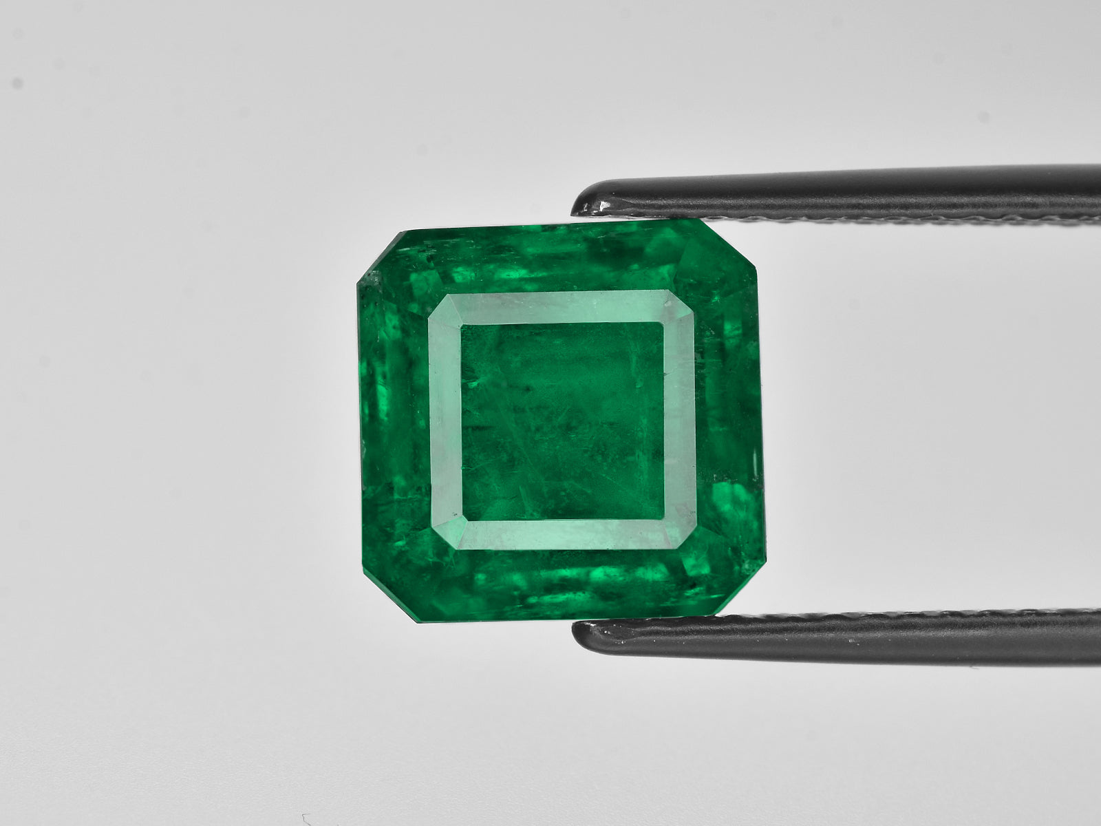 8801778-octagonal-rich-royal-green-grs-zambia-natural-emerald-7.16-ct
