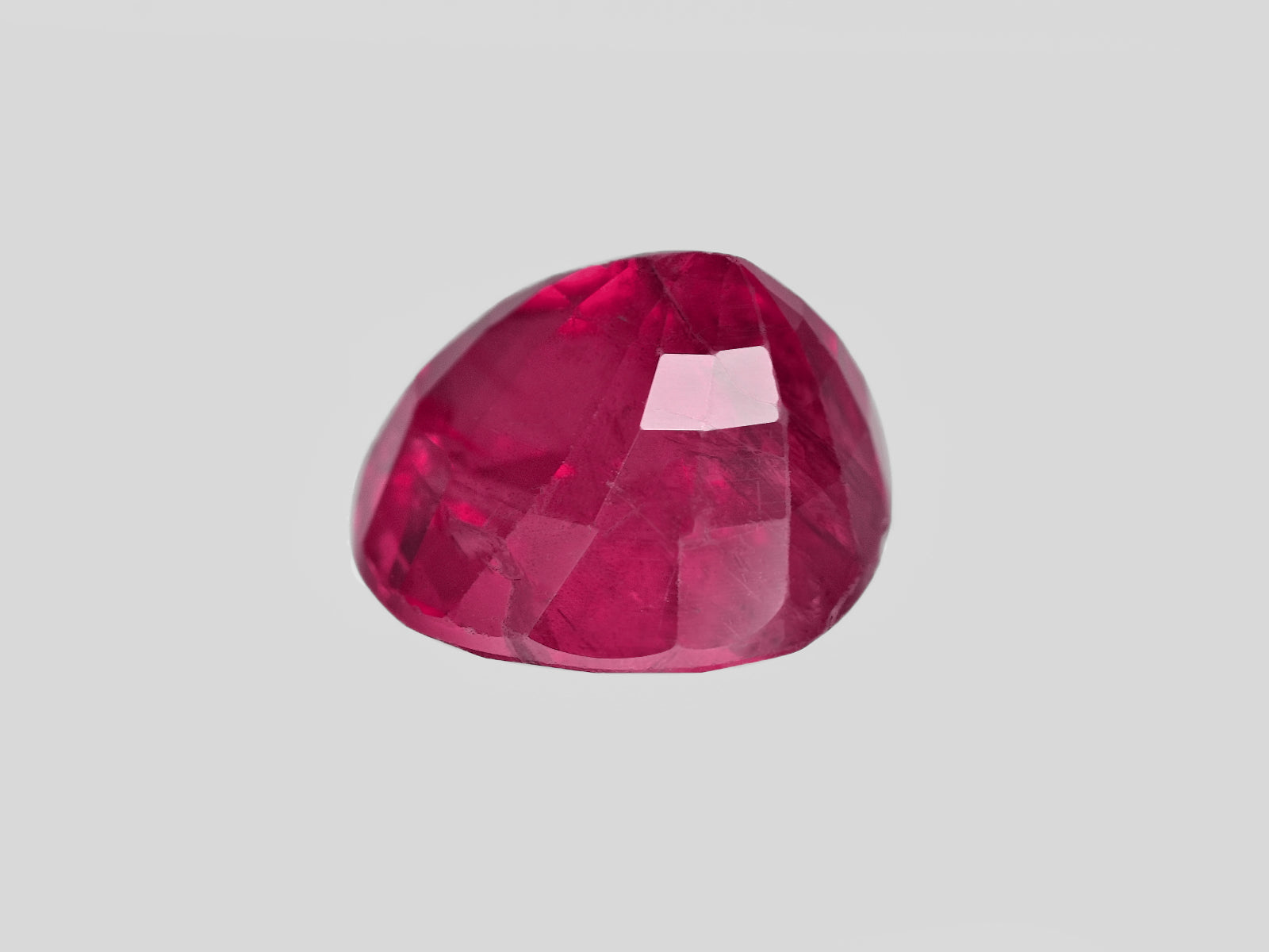 8801861-oval-deep-pinkish-red-igi-afghanistan-natural-ruby-1.70-ct