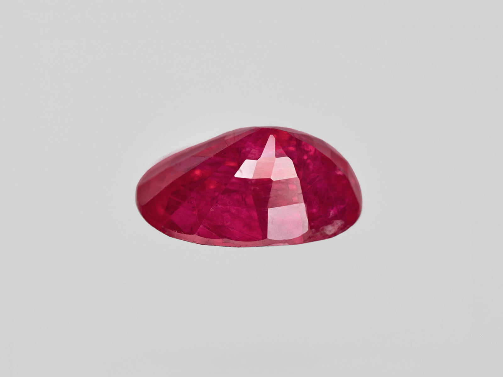 8801864-oval-deep-pinkish-red-igi-afghanistan-natural-ruby-2.01-ct