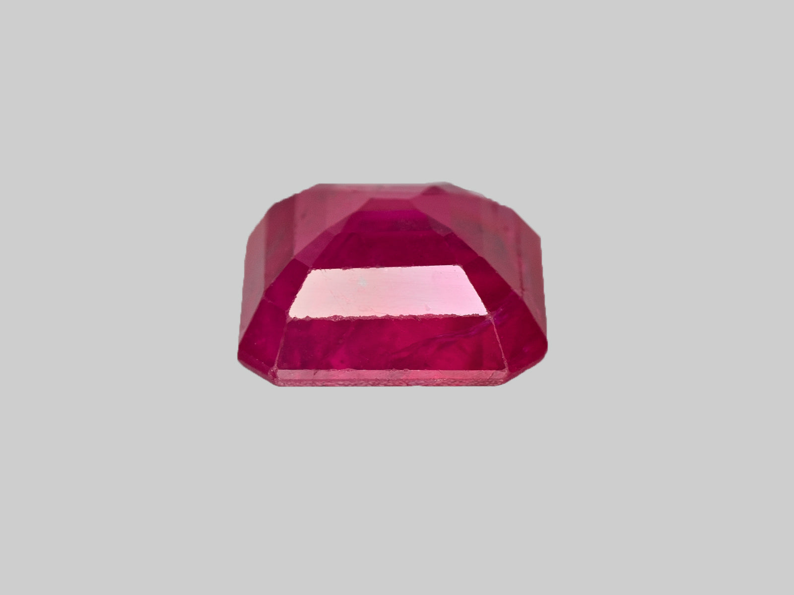 8801870-octagonal-deep-pinkish-red-igi-afghanistan-natural-ruby-1.65-ct