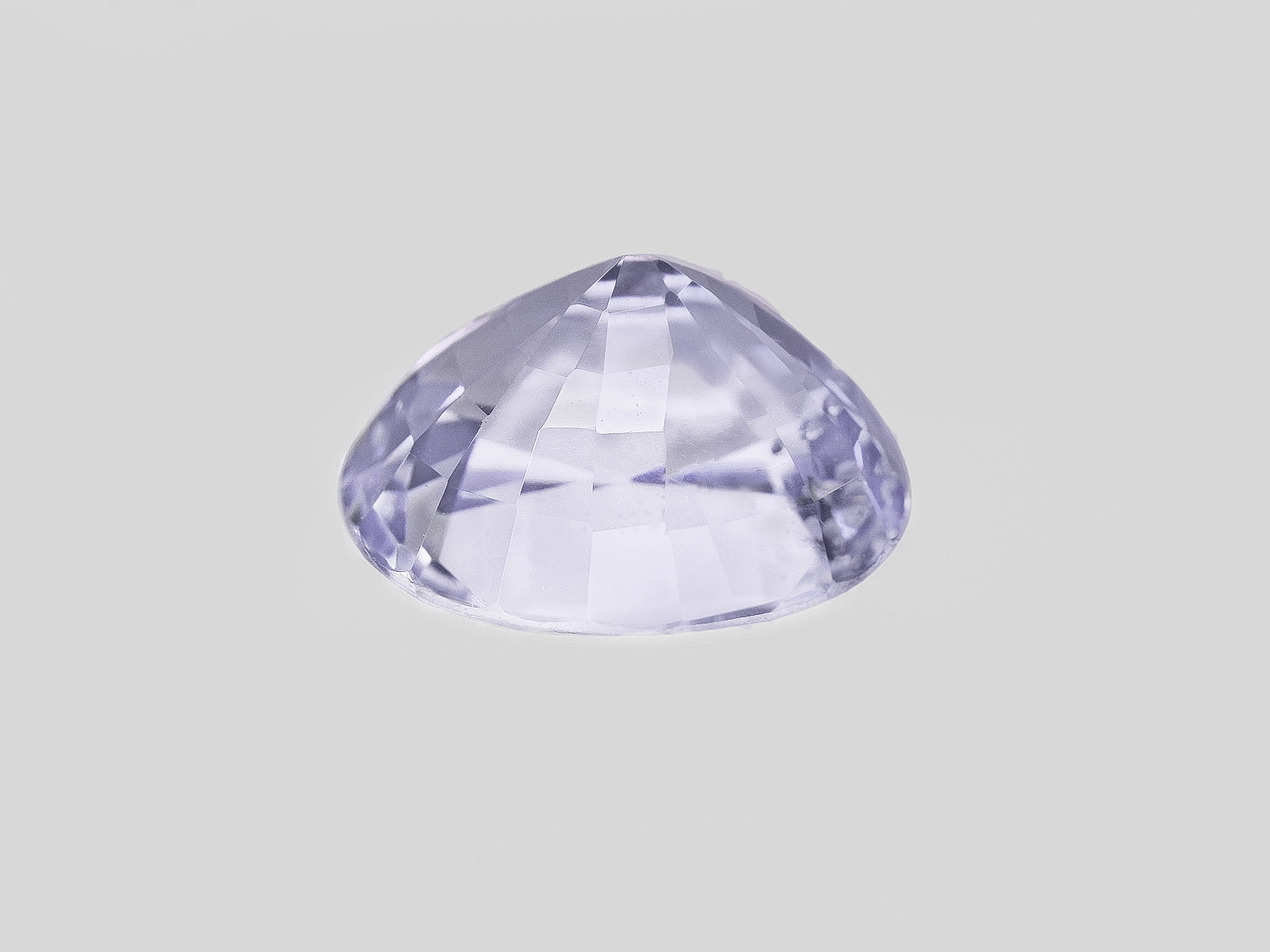 8801874-oval-lustrous-soft-violet-igi-sri-lanka-natural-other-fancy-sapphire-6.31-ct