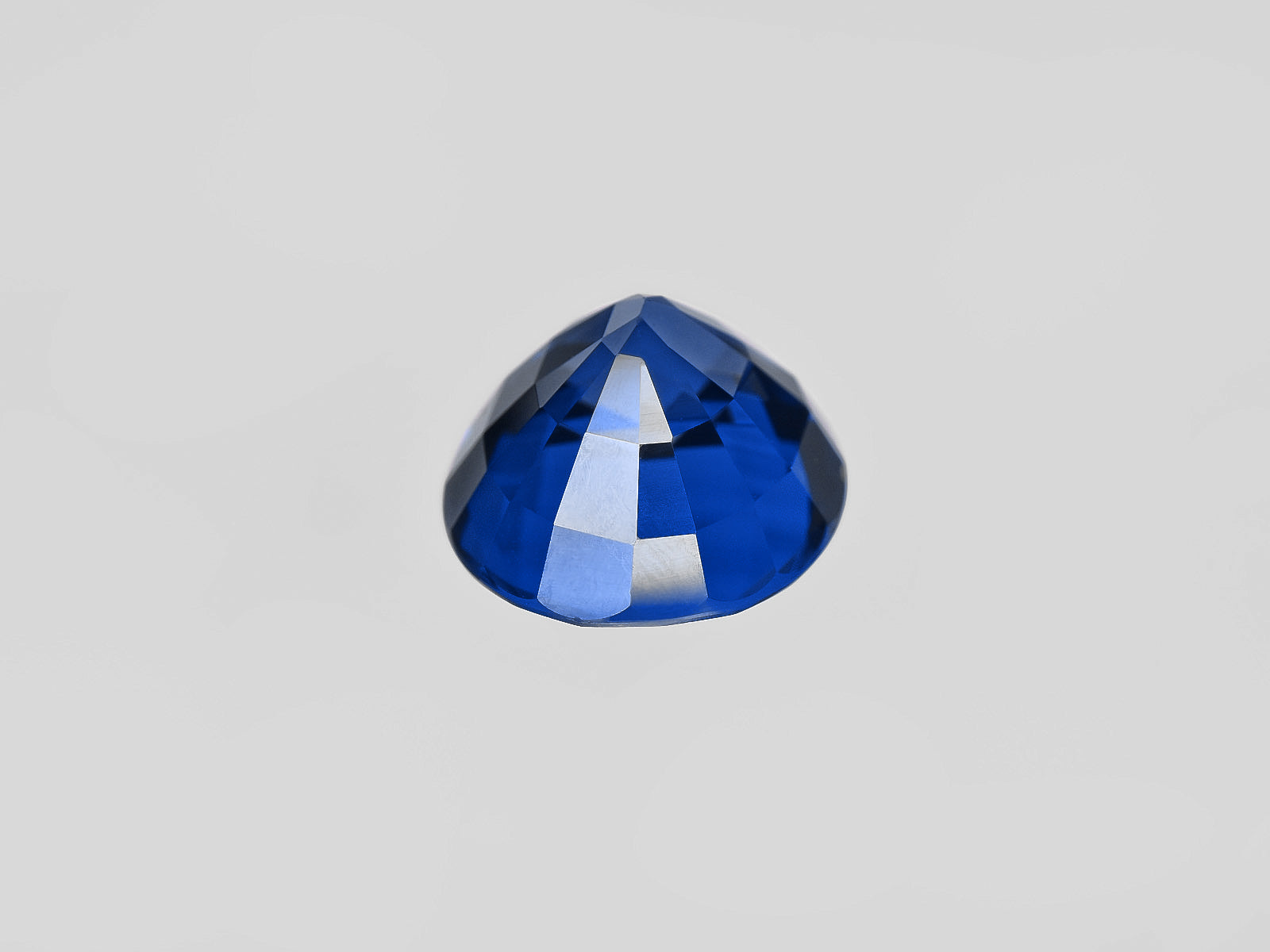 8801819-oval-fiery-deep-royal-blue-gia-grs-madagascar-natural-blue-sapphire-6.61-ct