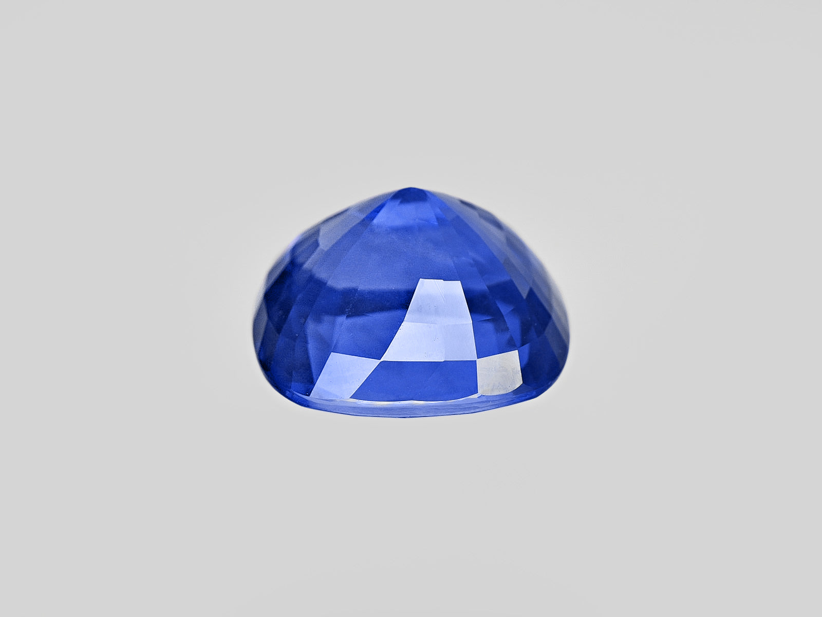 8801820-cushion-lustrous-cornflower-blue-grs-sri-lanka-natural-blue-sapphire-10.23-ct