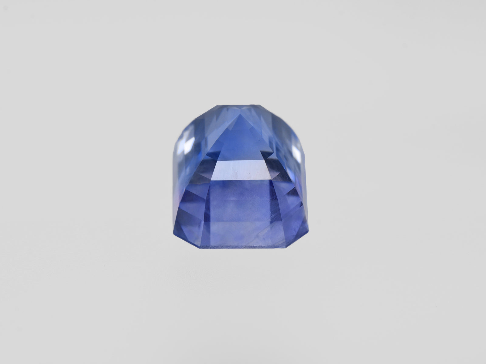 8801821-octagonal-lustrous-intense-blue-gia-sri-lanka-natural-blue-sapphire-9.18-ct