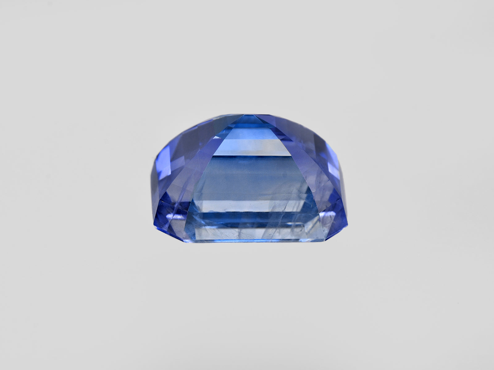8801821-octagonal-lustrous-intense-blue-gia-sri-lanka-natural-blue-sapphire-9.18-ct