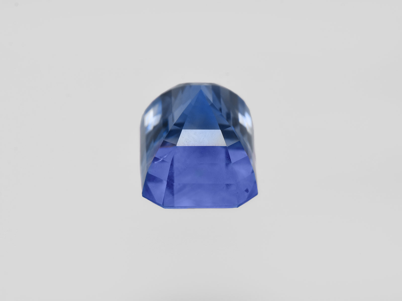 8801821-octagonal-lustrous-intense-blue-gia-sri-lanka-natural-blue-sapphire-9.18-ct