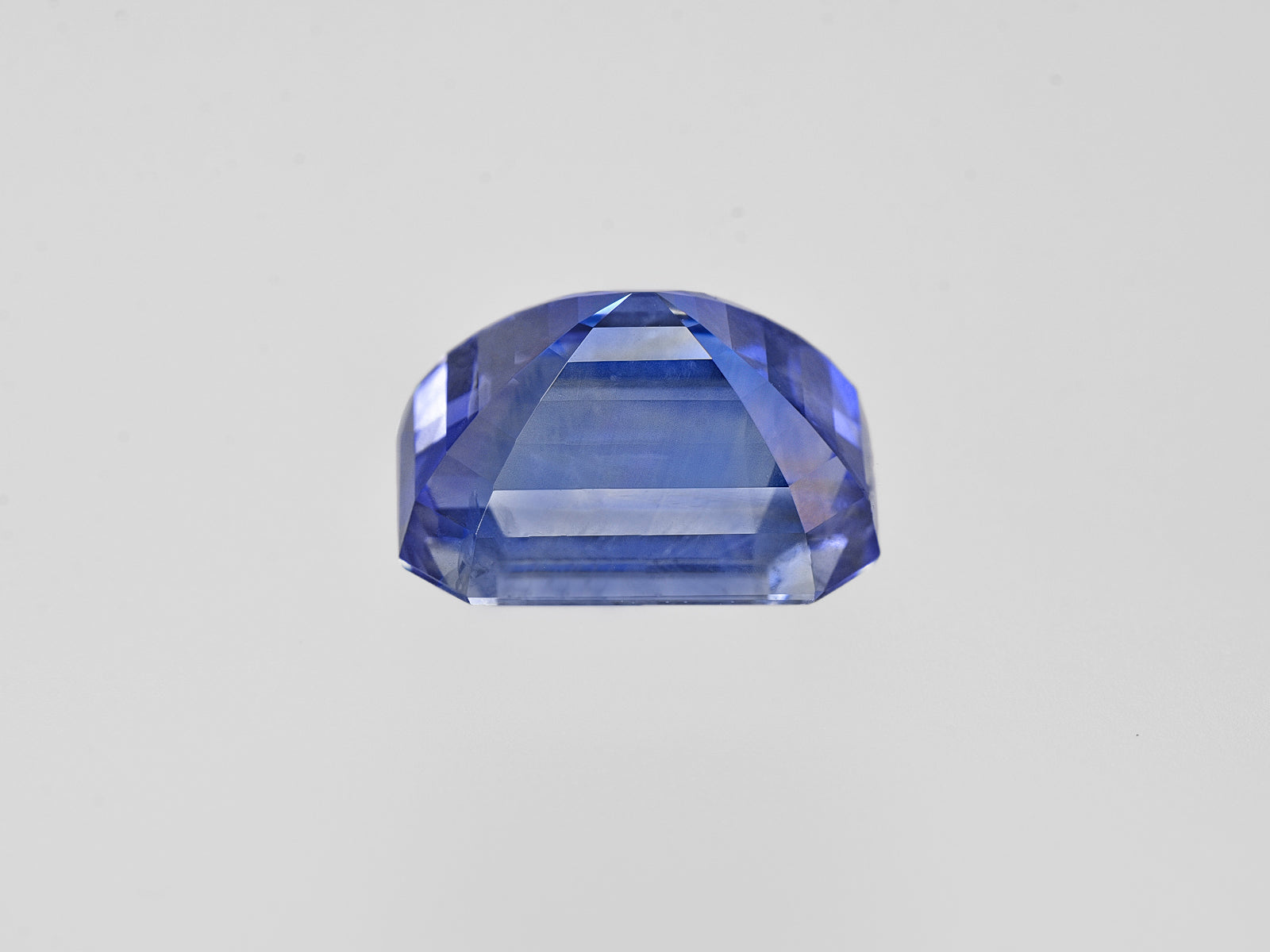 8801821-octagonal-lustrous-intense-blue-gia-sri-lanka-natural-blue-sapphire-9.18-ct
