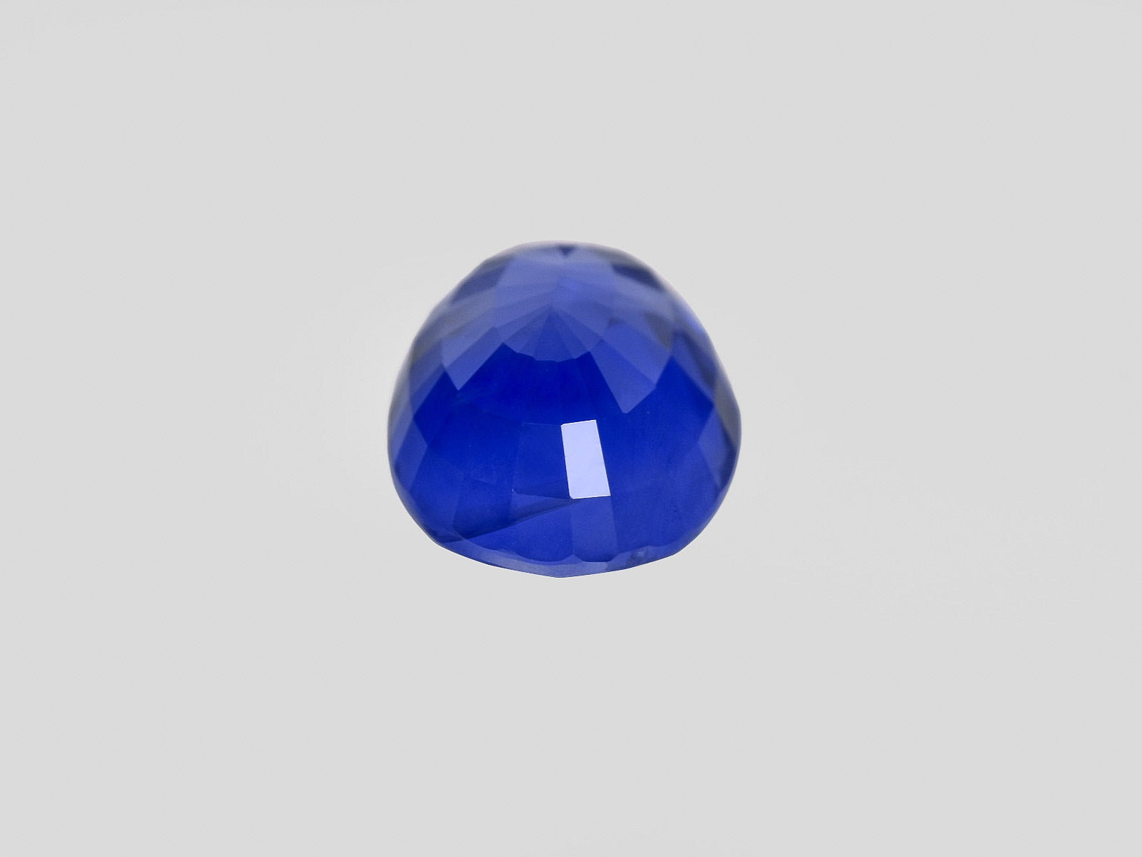 8801822-oval-rich-velvety-cornflower-blue-gia-sri-lanka-natural-blue-sapphire-5.57-ct