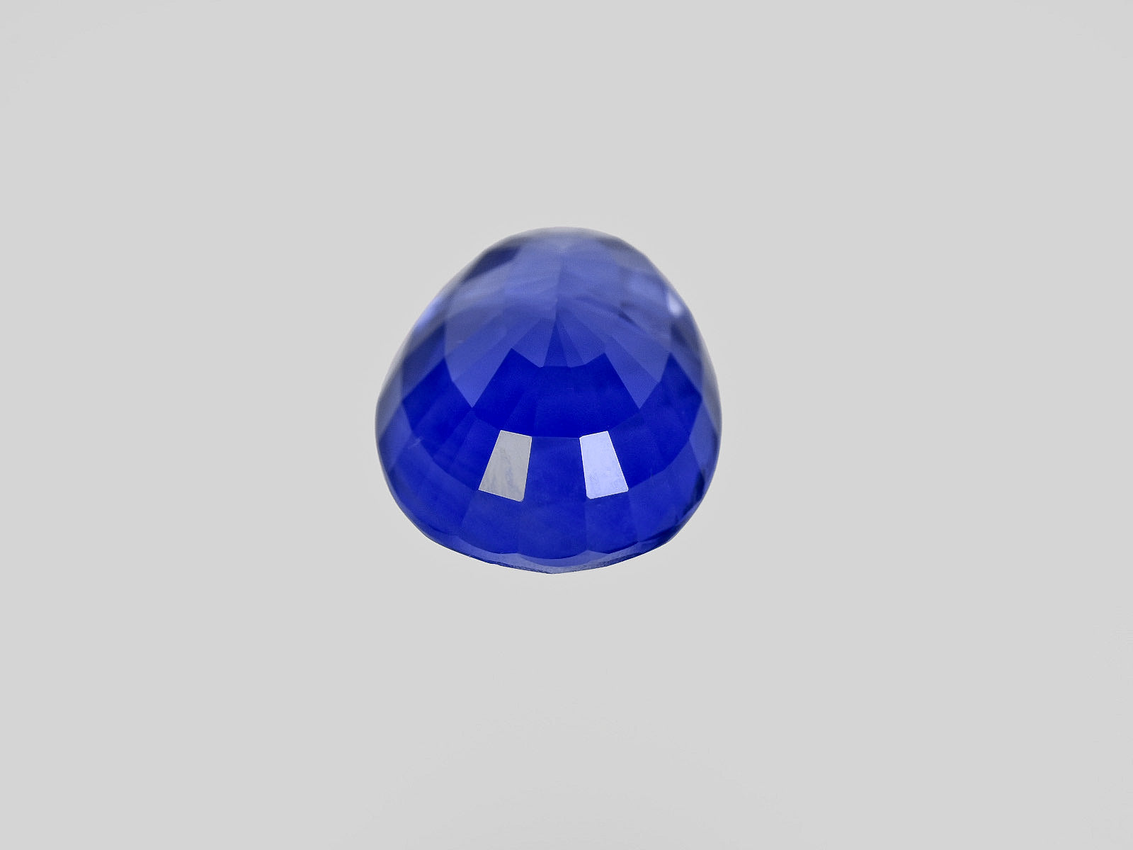 8801822-oval-rich-velvety-cornflower-blue-gia-sri-lanka-natural-blue-sapphire-5.57-ct