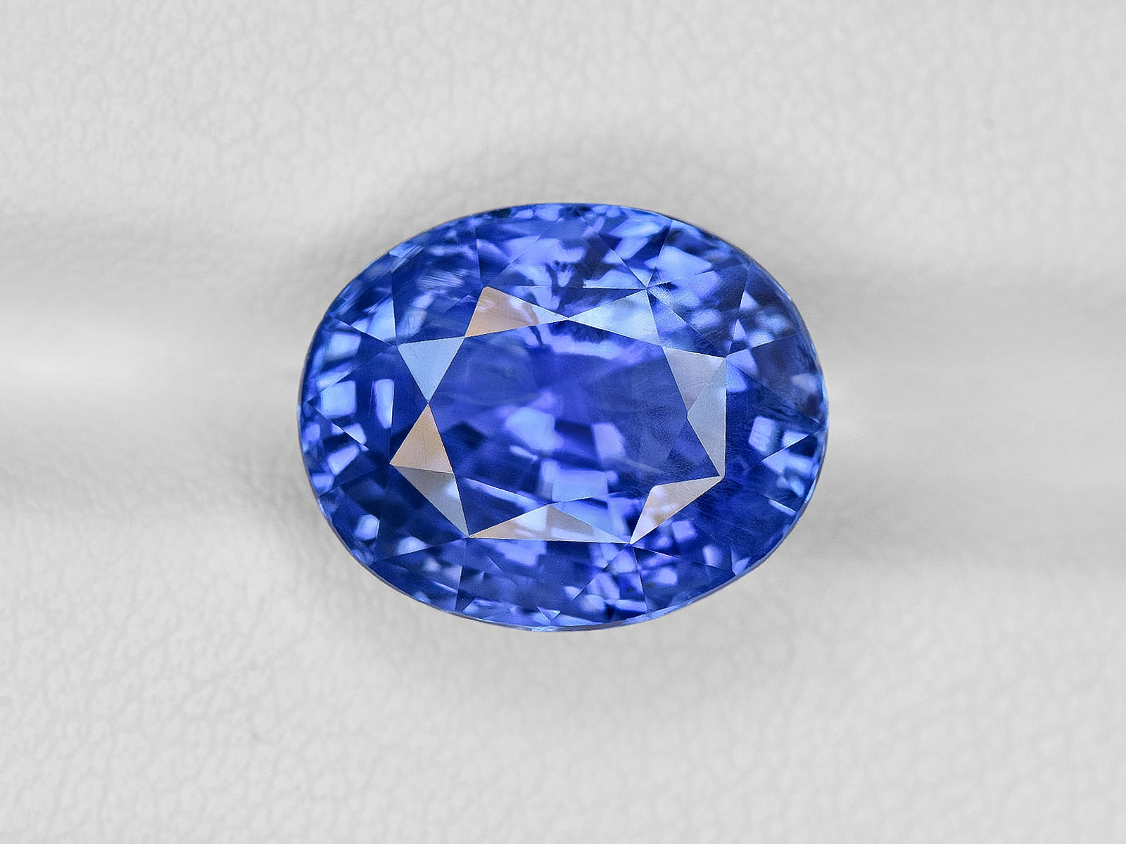 8801823-oval-fiery-intense-blue-grs-sri-lanka-natural-blue-sapphire-10.63-ct