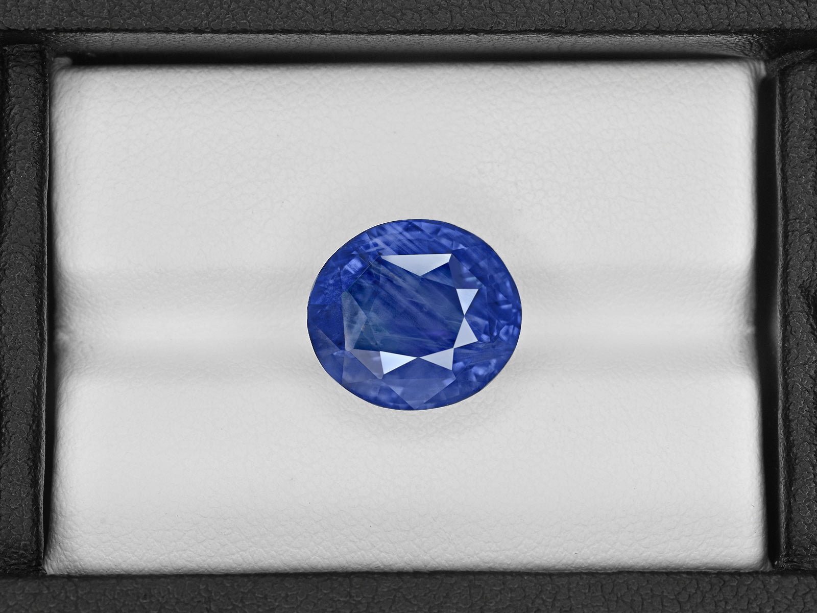 8801824-oval-velvety-cornflower-blue-gia-grs-sri-lanka-natural-blue-sapphire-13.09-ct