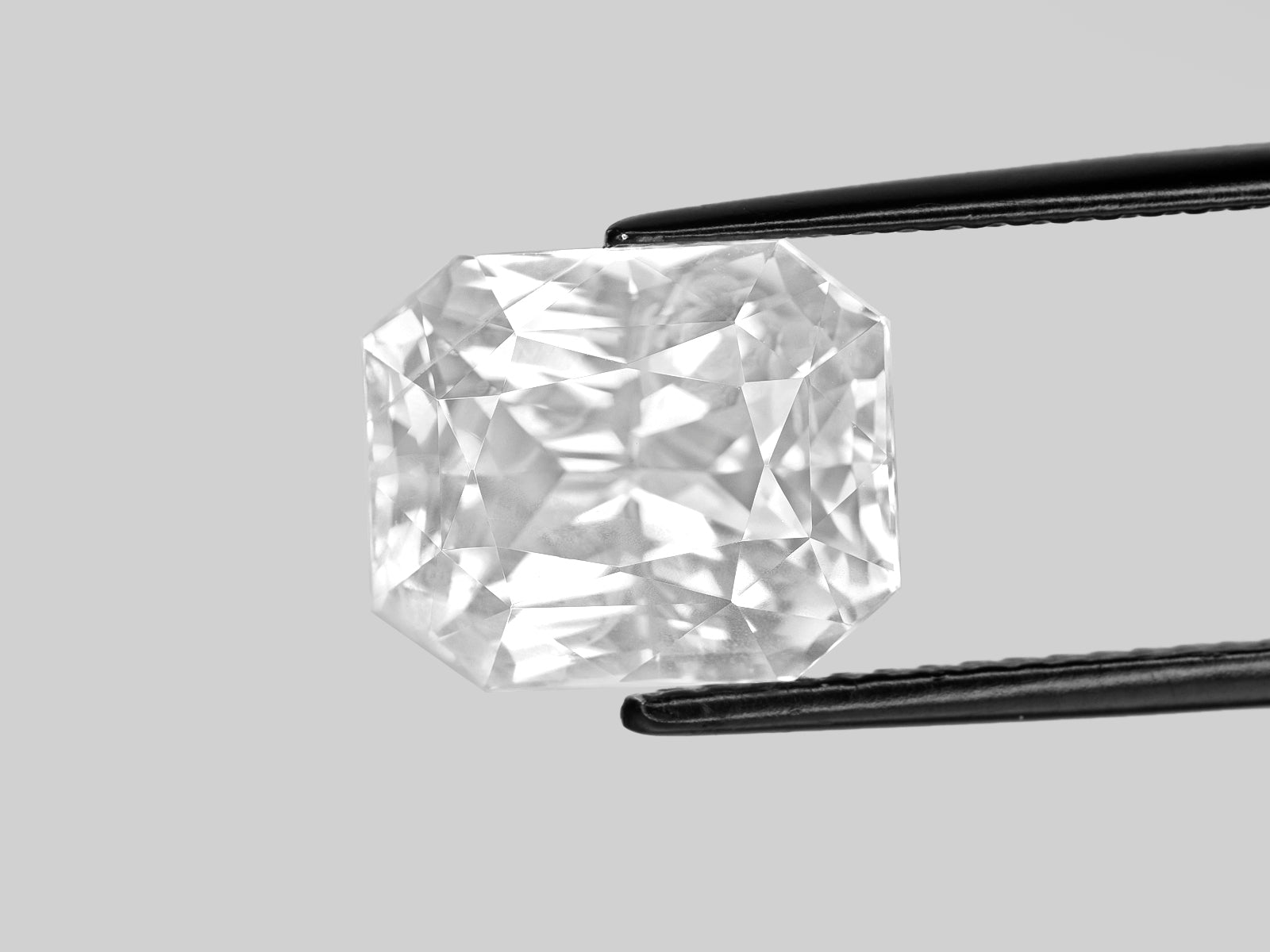 8801826-octagonal-colorless-sri-lanka-natural-white-sapphire-11.74-ct