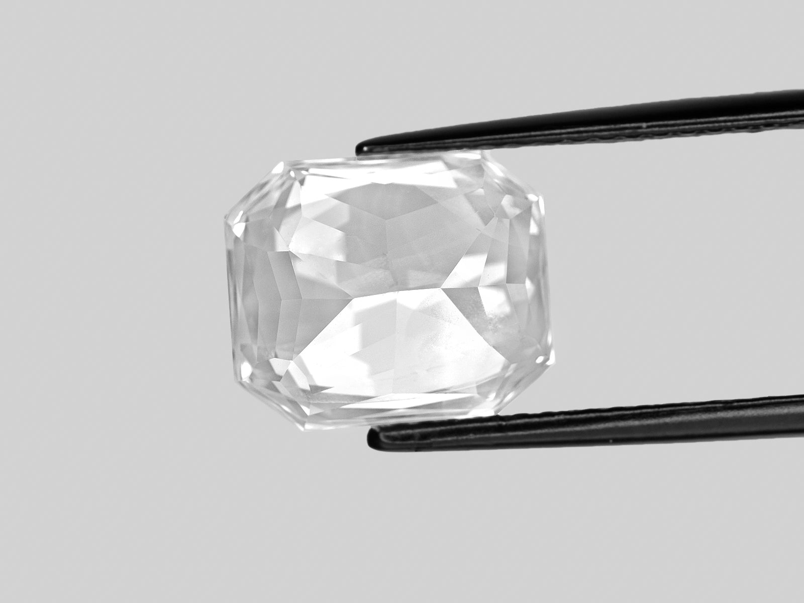 8801826-octagonal-colorless-sri-lanka-natural-white-sapphire-11.74-ct