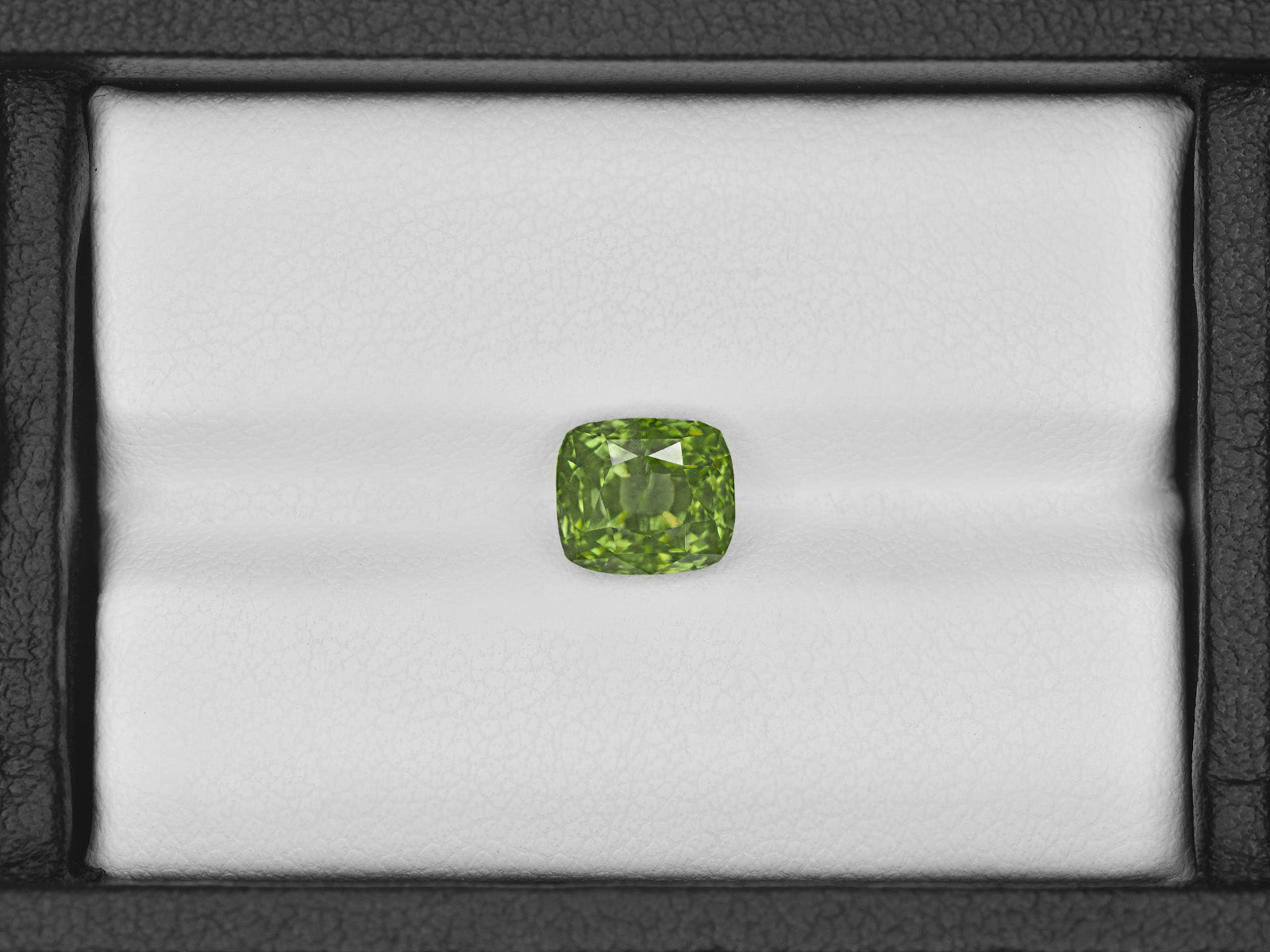 8801952-cushion-fiery-yellowish-green-changing-to-yellowish-brown-igi-gii-madagascar-natural-alexandrite-2.68-ct
