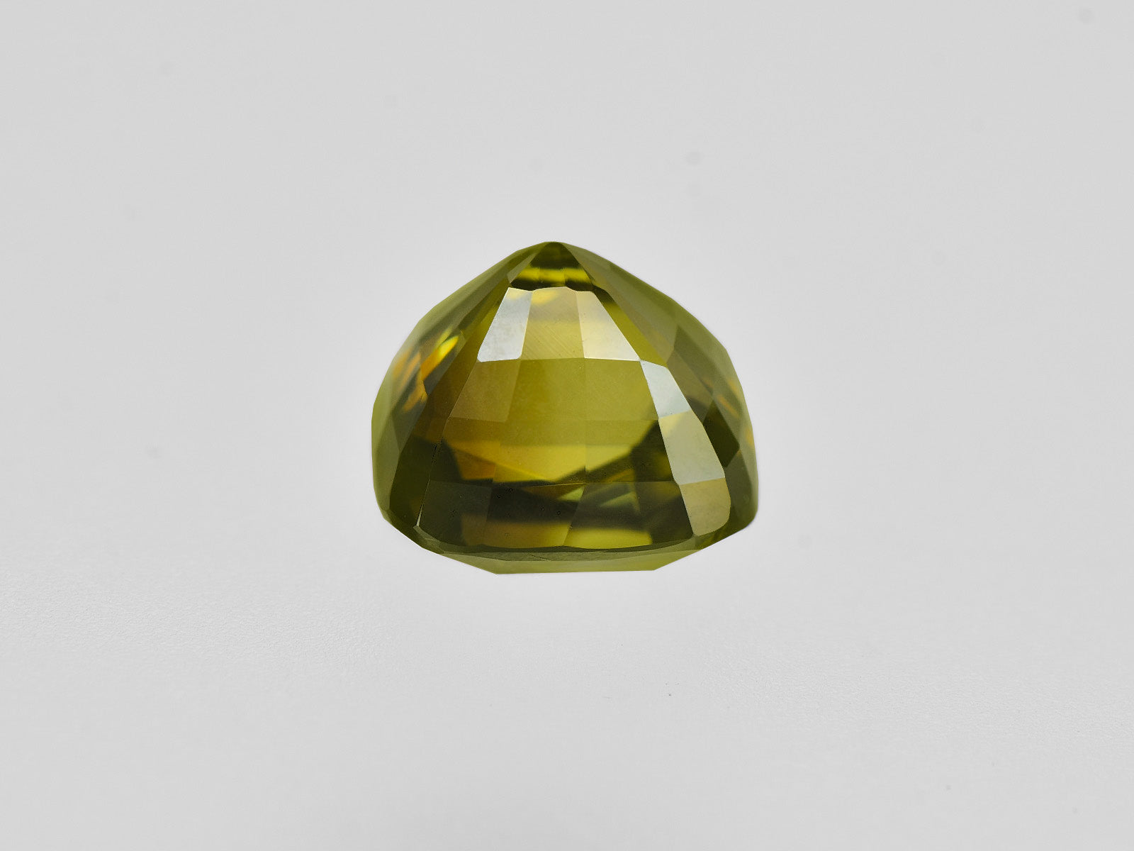 8801953-cushion-fiery-rich-yellowish-green-changing-to-brownish-red-igi-madagascar-natural-alexandrite-2.05-ct