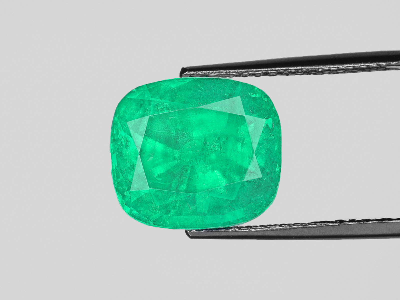 8802607-cushion-intense-green-grs-colombia-natural-emerald-8.85-ct