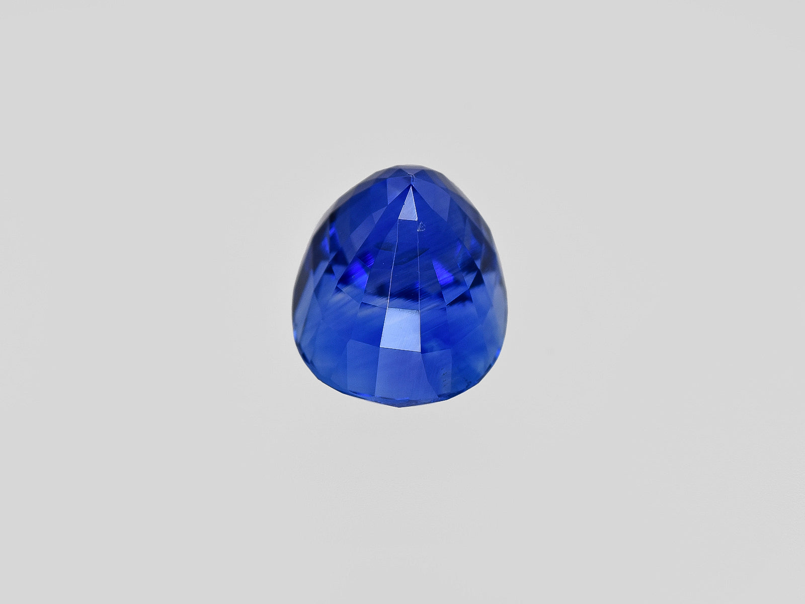 8801890-oval-lively-royal-blue-gia-kashmir-natural-blue-sapphire-5.23-ct