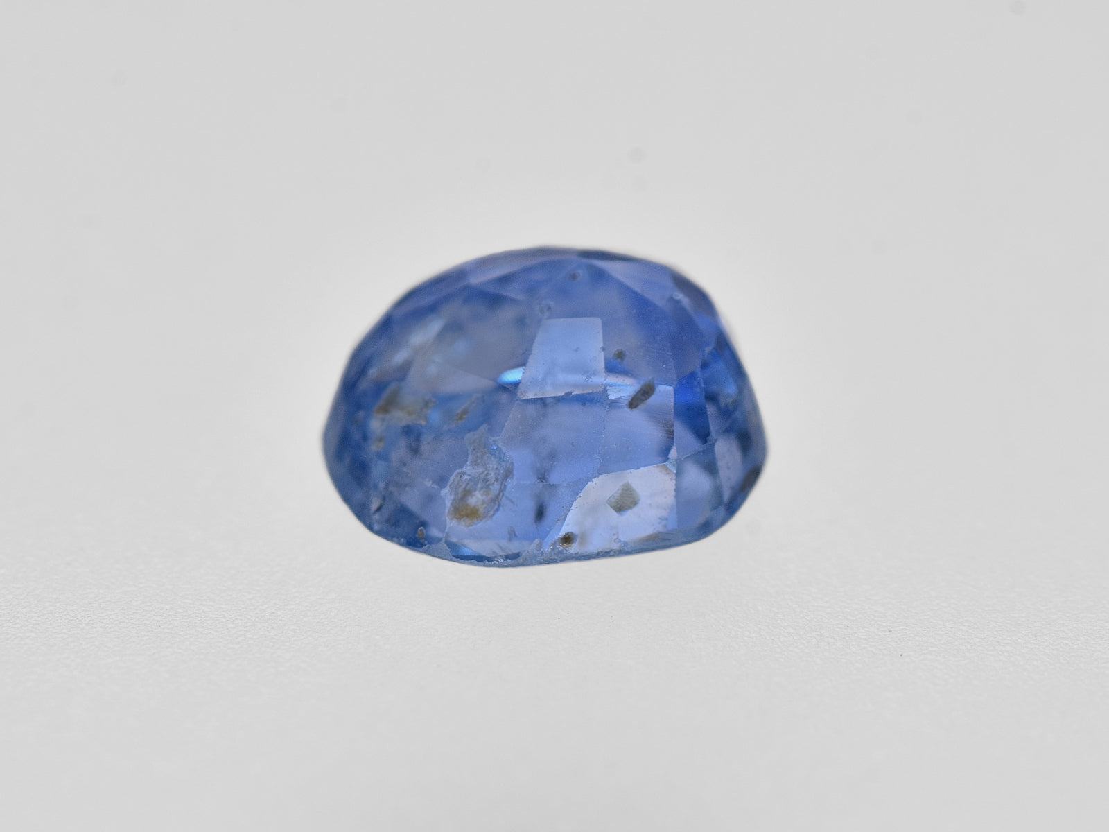 8801908-oval-lustrous-blue-gia-igi-kashmir-natural-blue-sapphire-1.26-ct