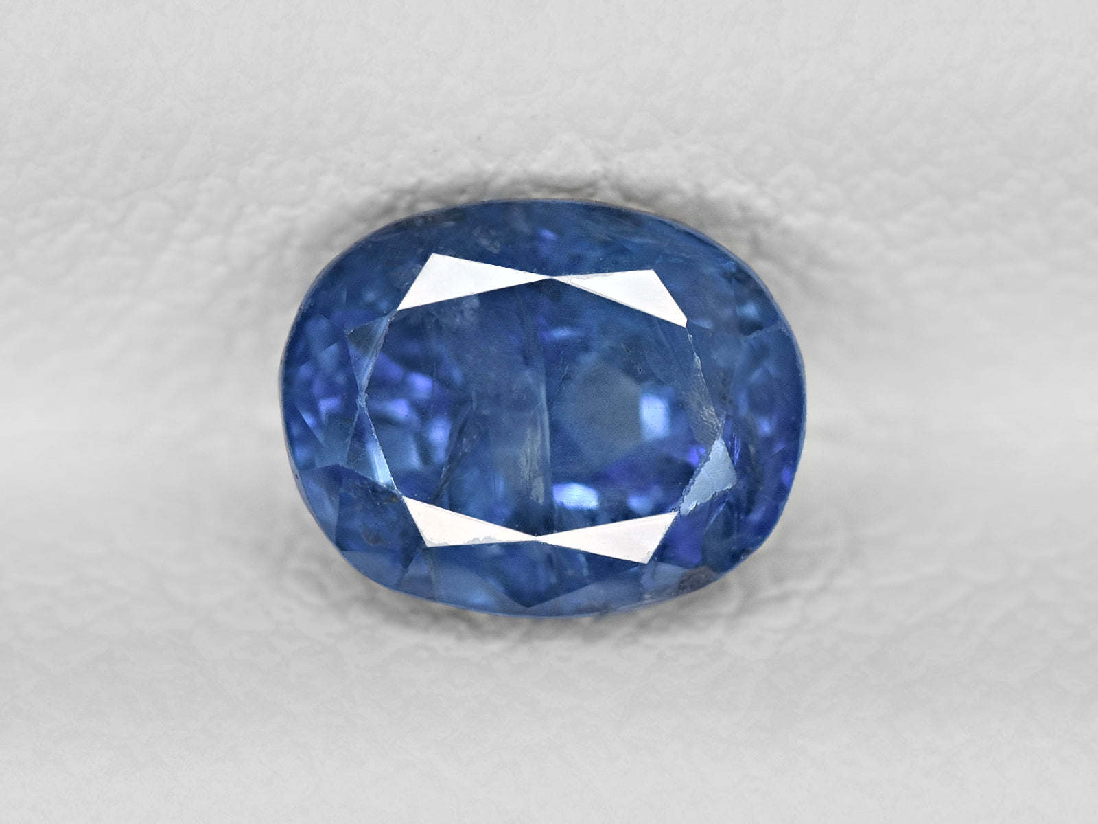 8801909-oval-deep-blue-igi-kashmir-natural-blue-sapphire-1.16-ct