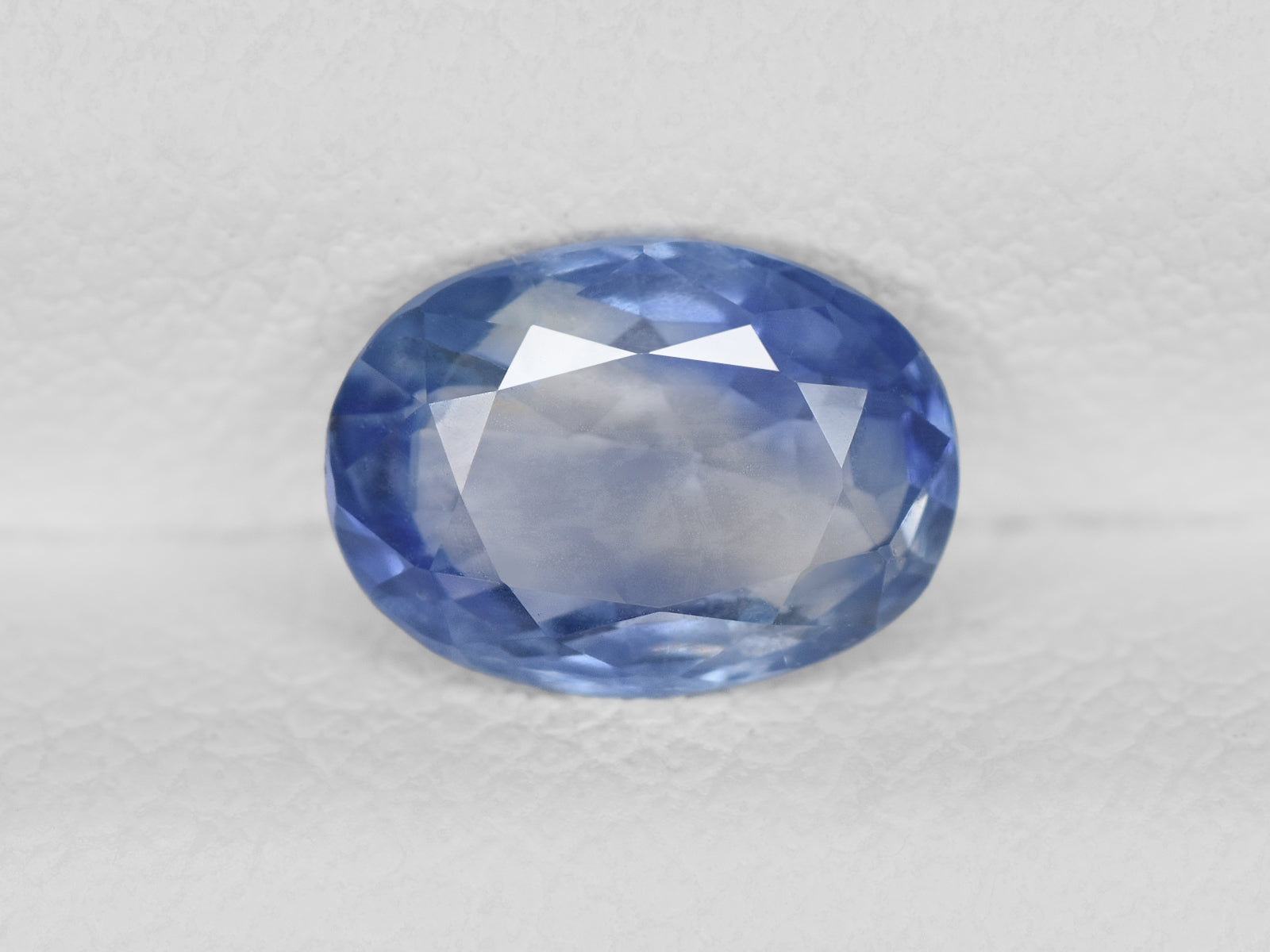 8801910-oval-blue-color-zoning-gia-igi-kashmir-natural-blue-sapphire-1.02-ct