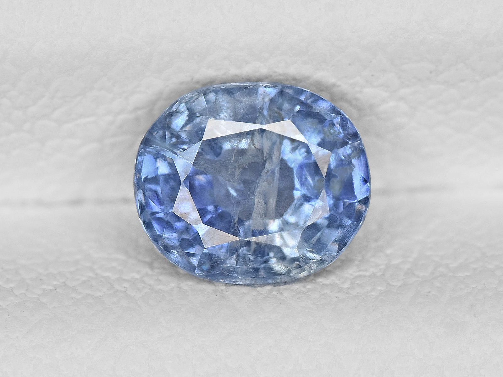 8801915-oval-lustrous-blue-gia-igi-kashmir-natural-blue-sapphire-0.89-ct