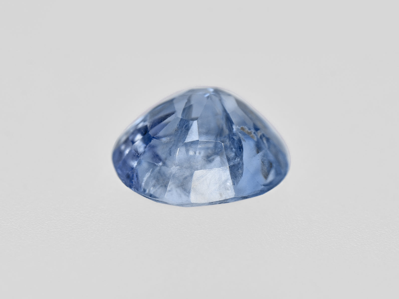 8801915-oval-lustrous-blue-gia-igi-kashmir-natural-blue-sapphire-0.89-ct