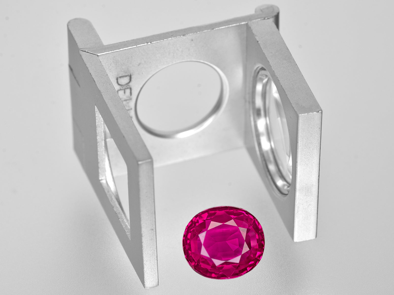 8801923-oval-lively-pinkish-red-grs-burma-natural-ruby-3.78-ct