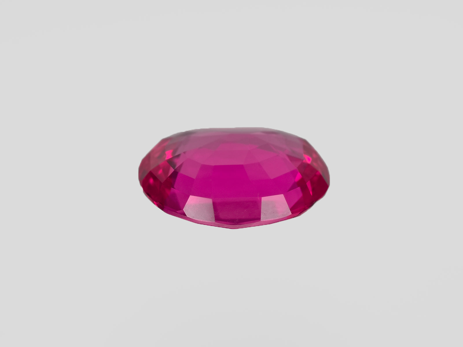 8801923-oval-lively-pinkish-red-grs-burma-natural-ruby-3.78-ct