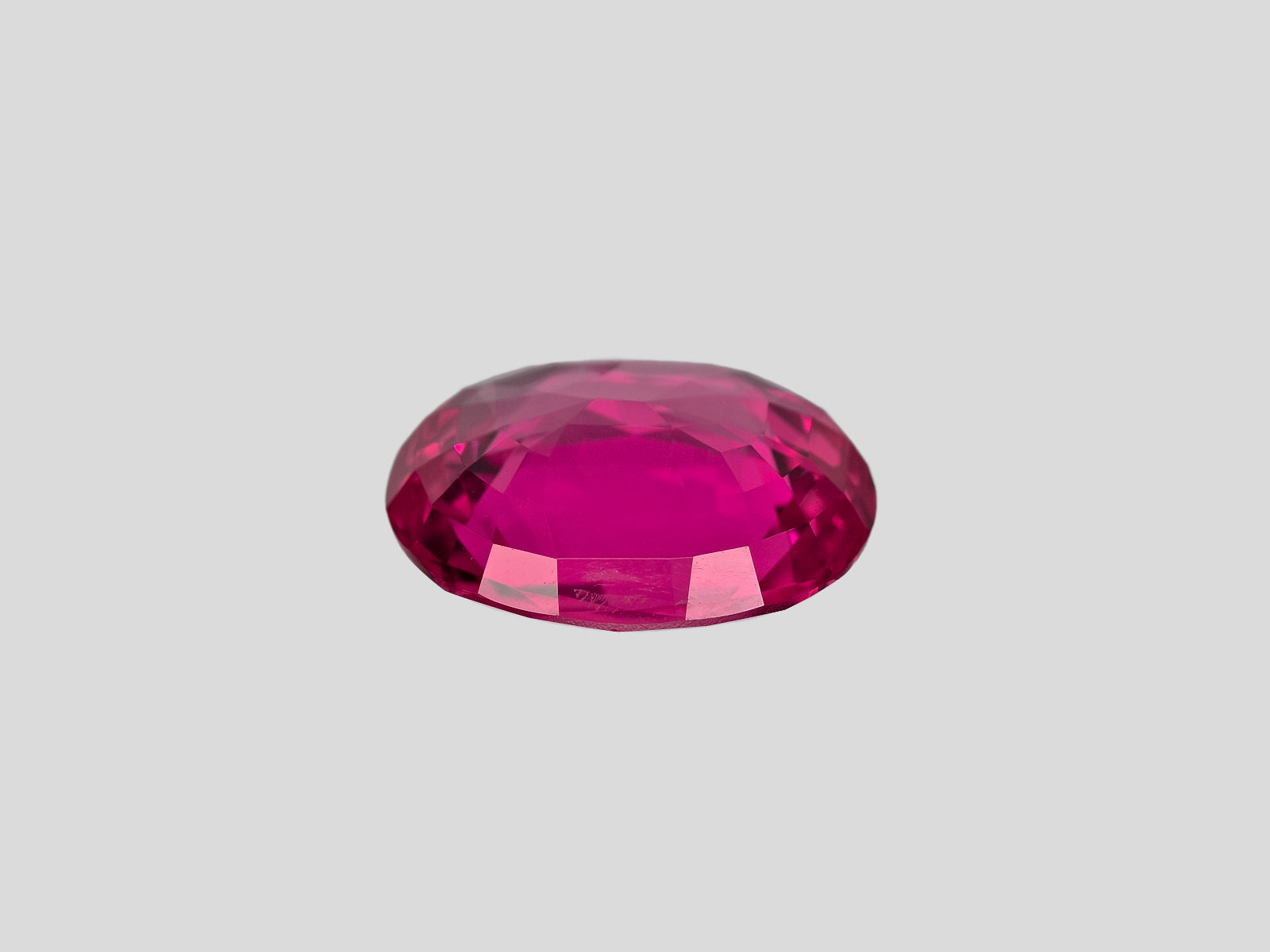 8801923-oval-lively-pinkish-red-grs-burma-natural-ruby-3.78-ct