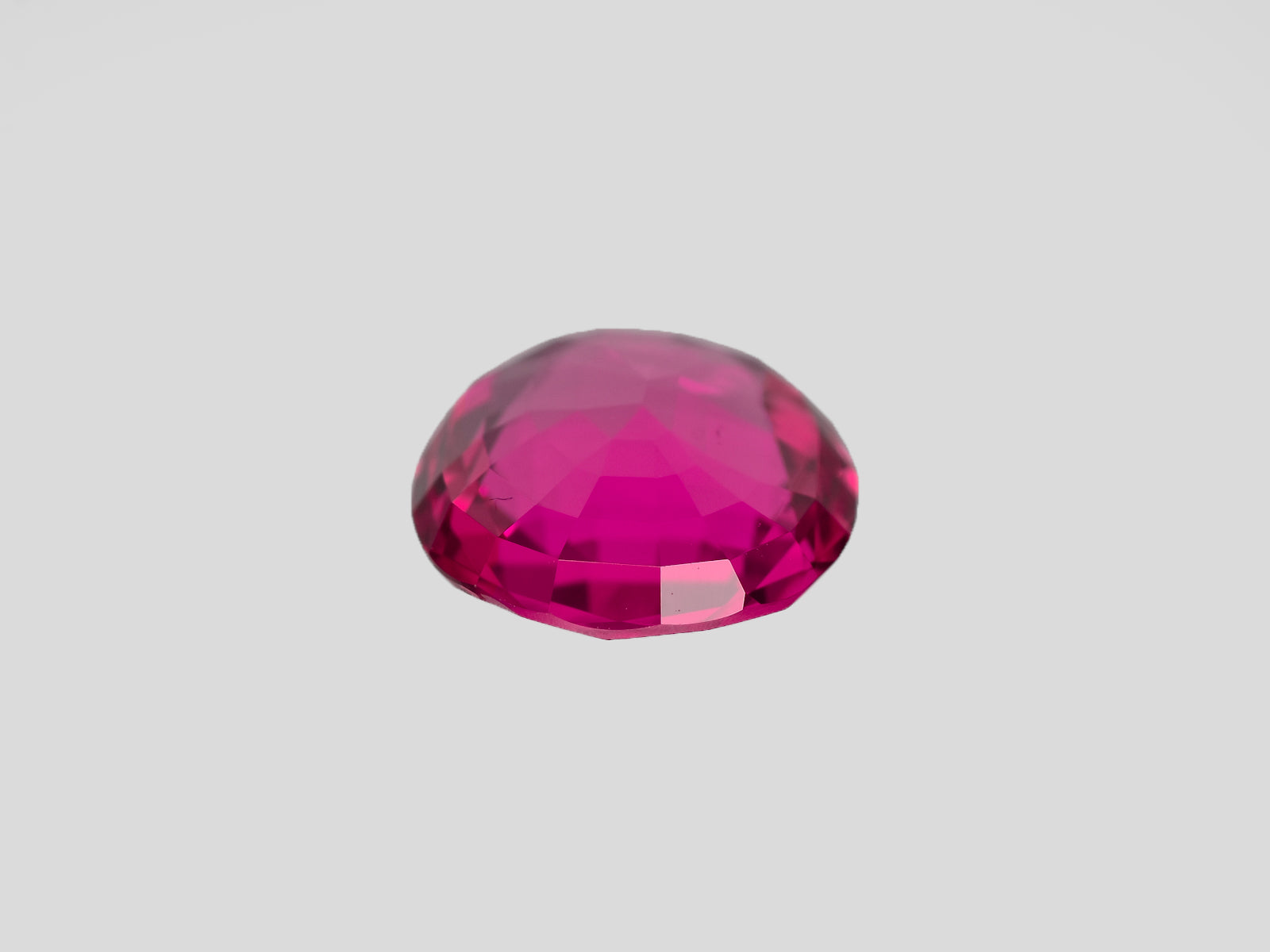8801923-oval-lively-pinkish-red-grs-burma-natural-ruby-3.78-ct