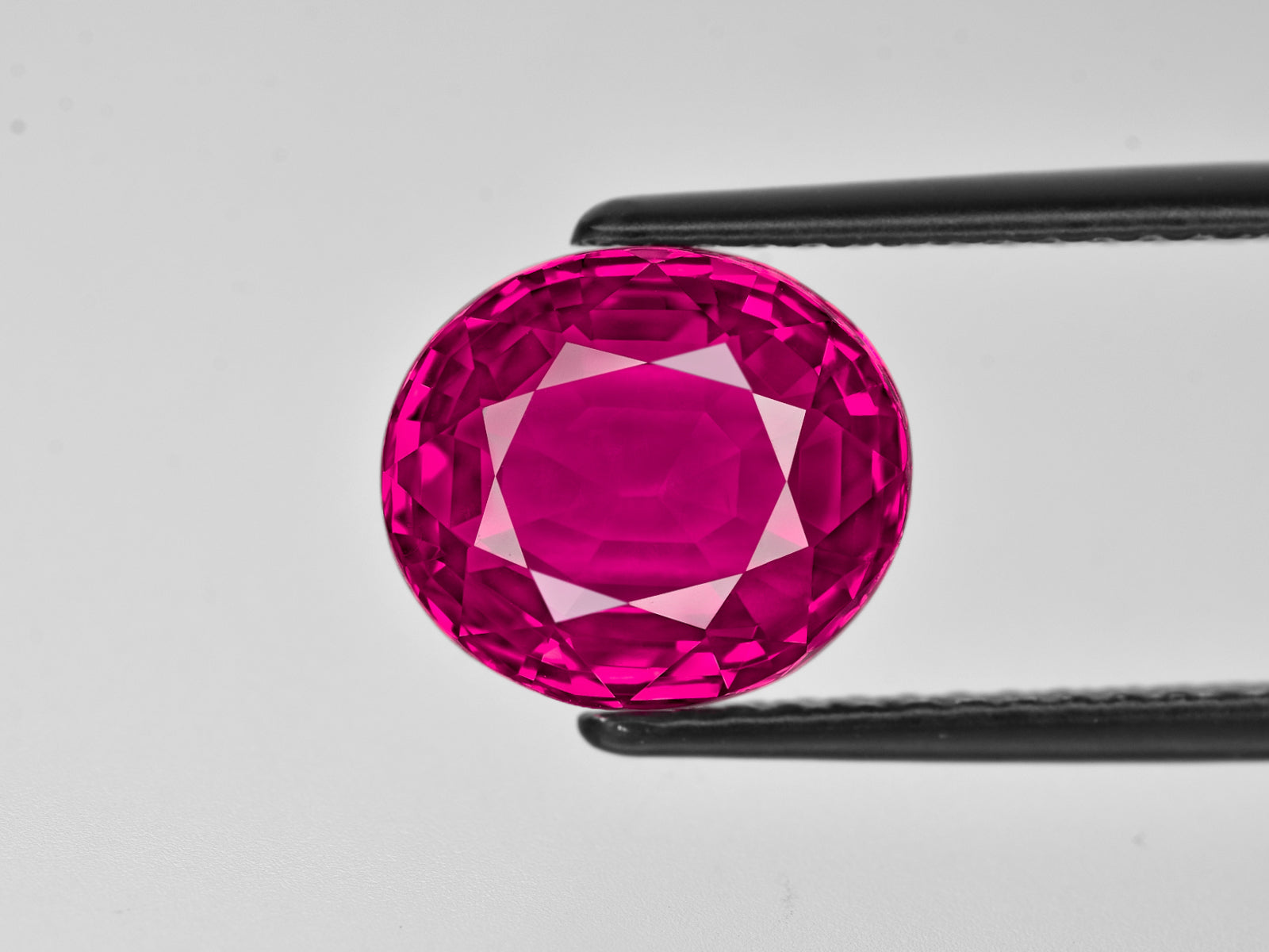 8801924-oval-lively-vivid-pinkish-red-grs-burma-natural-ruby-5.35-ct
