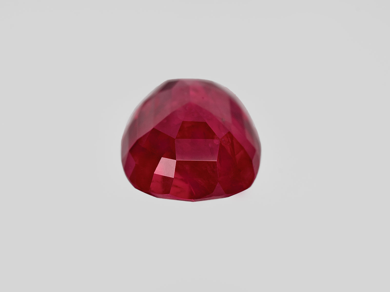 8801926-cushion-deep-pinkish-red-ssef-burma-natural-ruby-6.55-ct