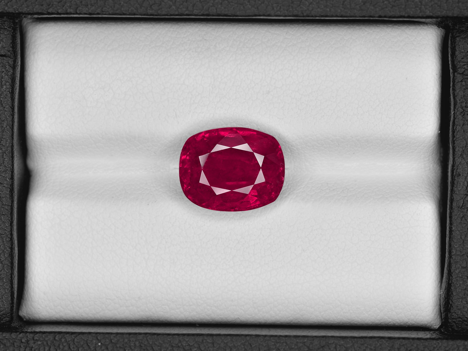 8801926-cushion-deep-pinkish-red-ssef-burma-natural-ruby-6.55-ct