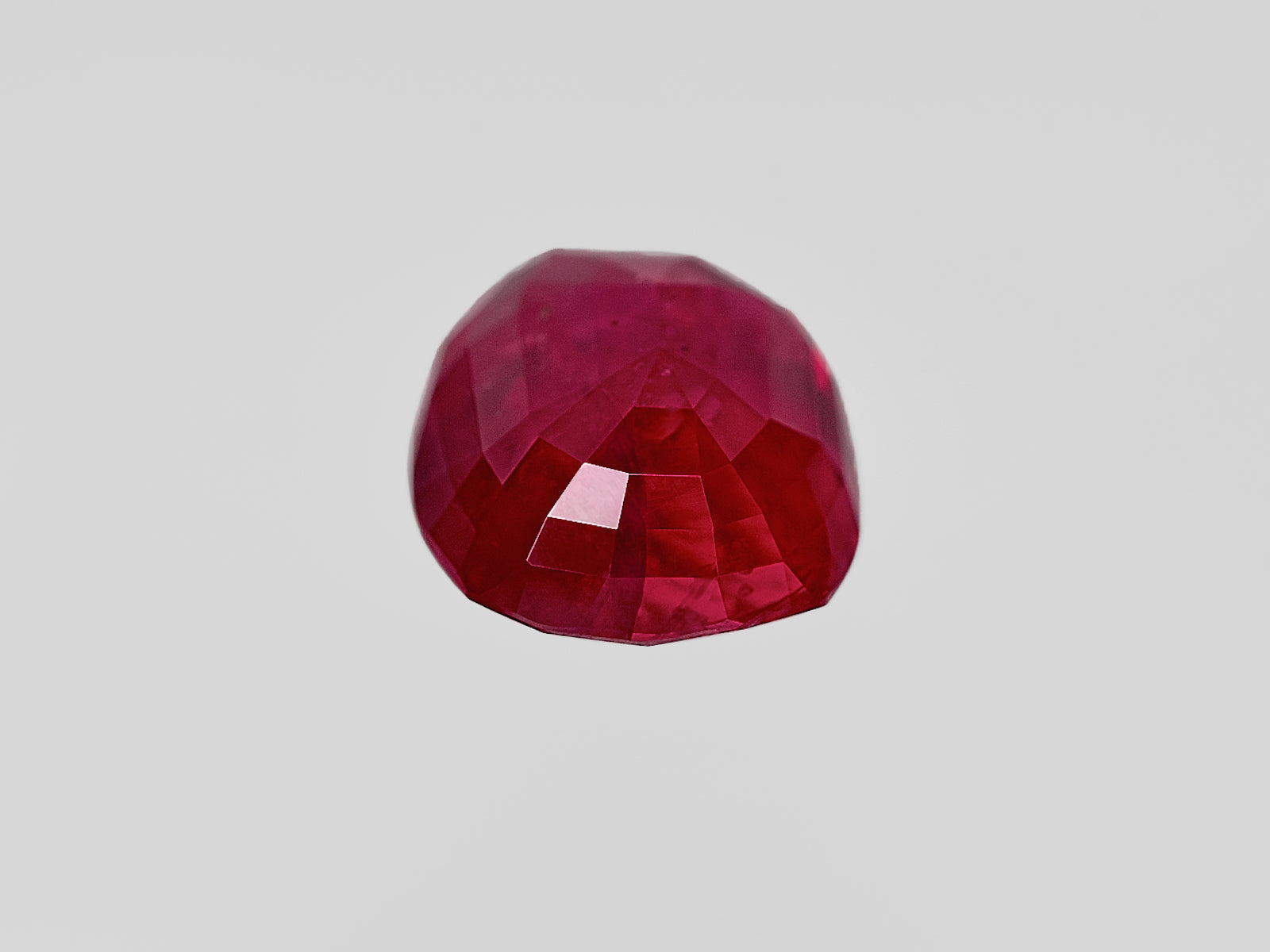 8801926-cushion-deep-pinkish-red-ssef-burma-natural-ruby-6.55-ct