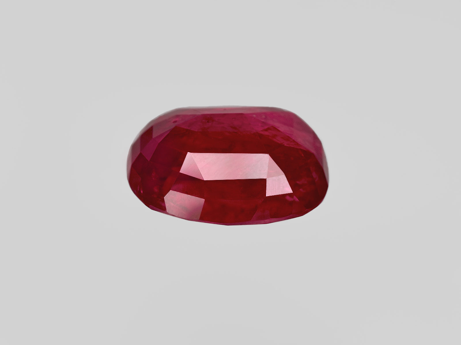 8801926-cushion-deep-pinkish-red-ssef-burma-natural-ruby-6.55-ct
