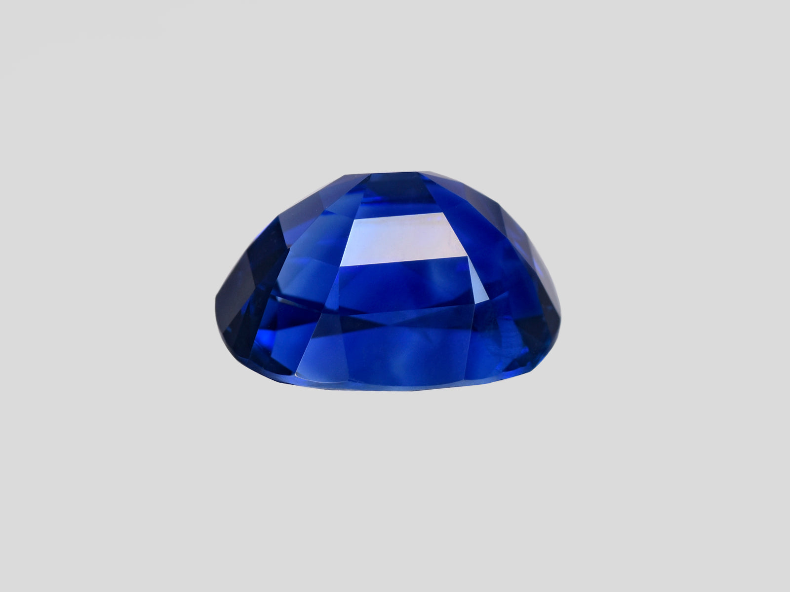 8801927-oval-fiery-intense-royal-blue-grs-burma-natural-blue-sapphire-7.29-ct